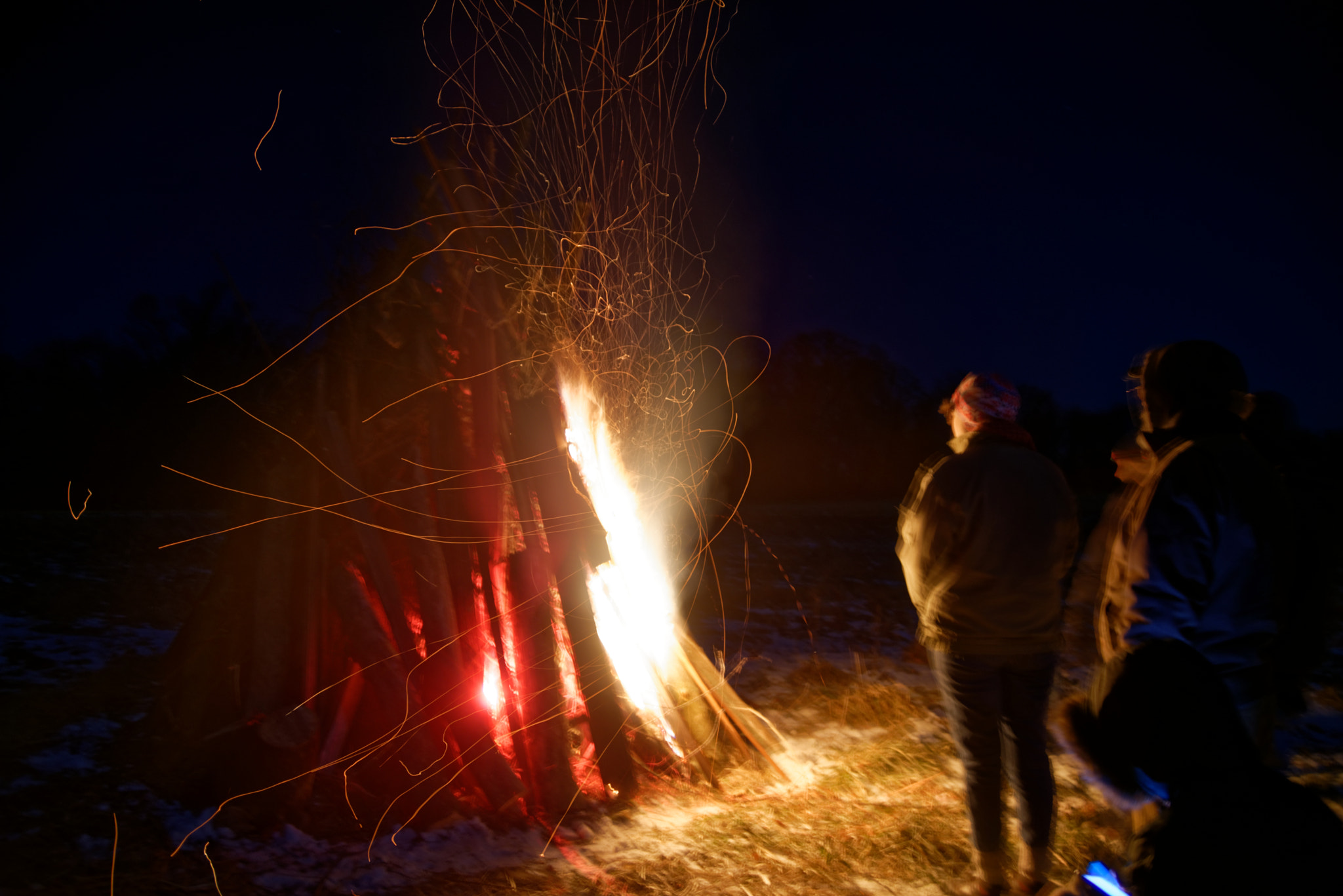 AF Zoom-Nikkor 28-80mm f/3.3-5.6G sample photo. Winter bonfire 3 degrees fahrenheit photography