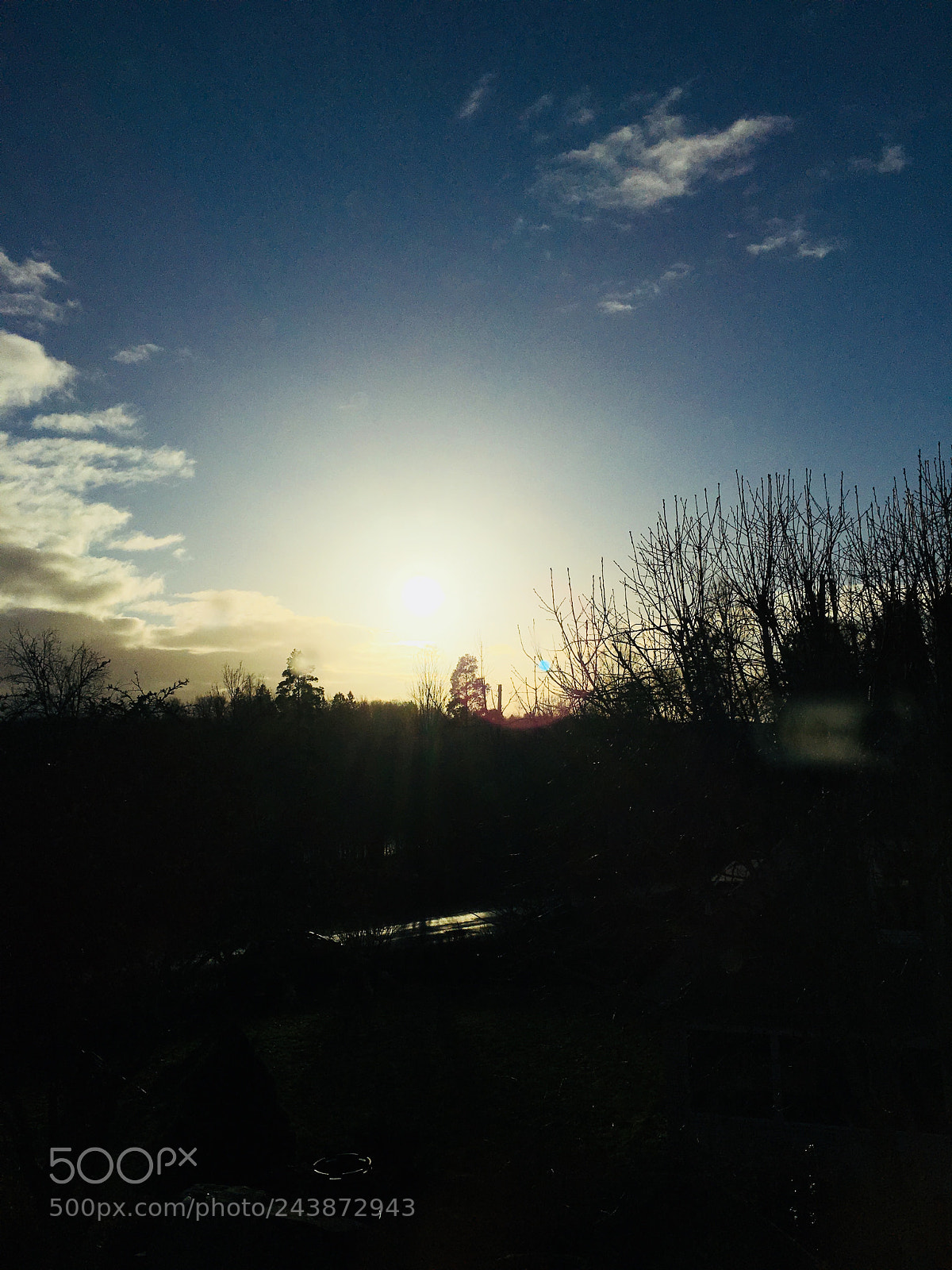 Apple iPhone 6s sample photo. The sun is shining photography