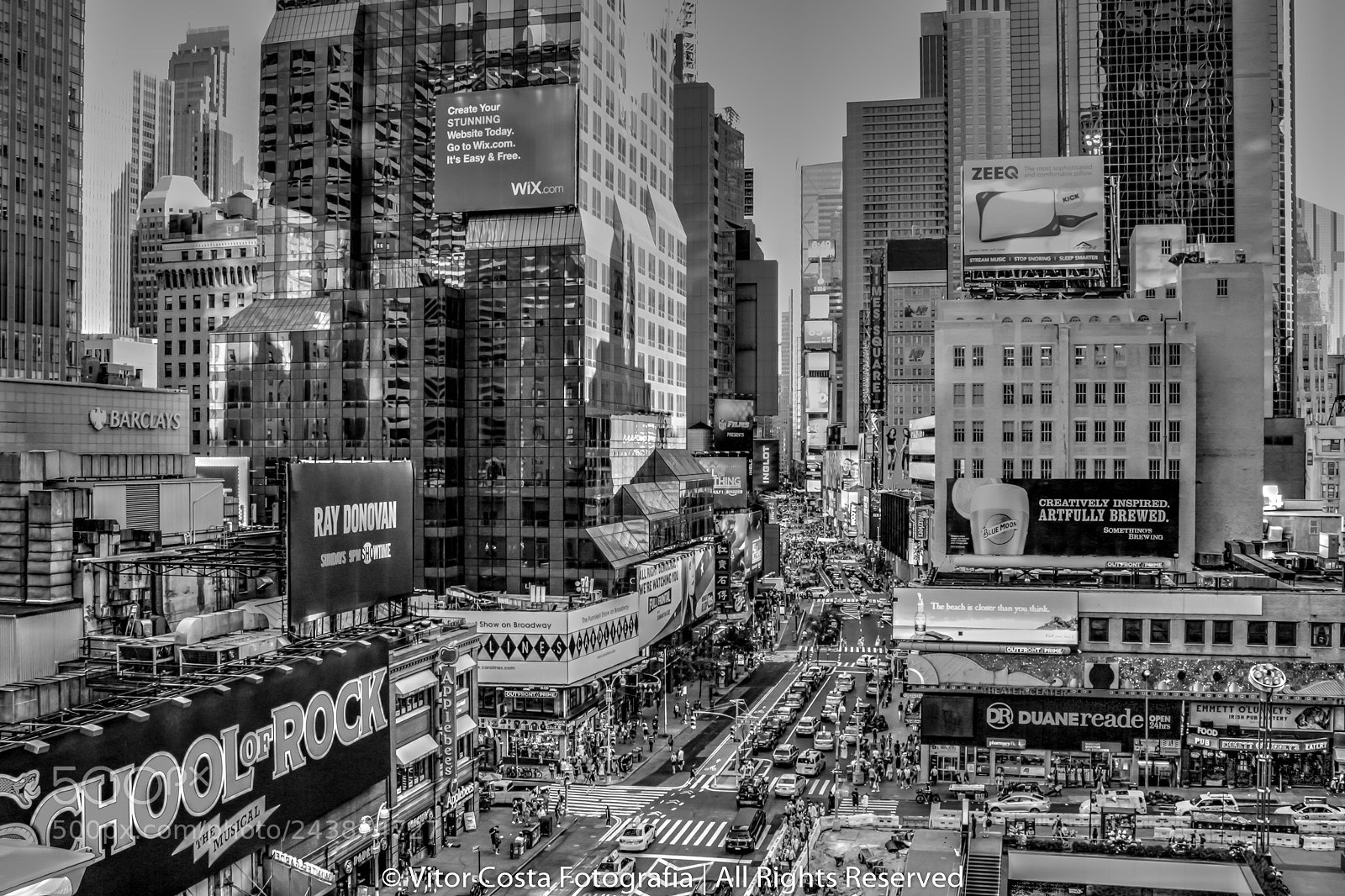 Canon EOS 650D (EOS Rebel T4i / EOS Kiss X6i) sample photo. Broadway ave b&w photography