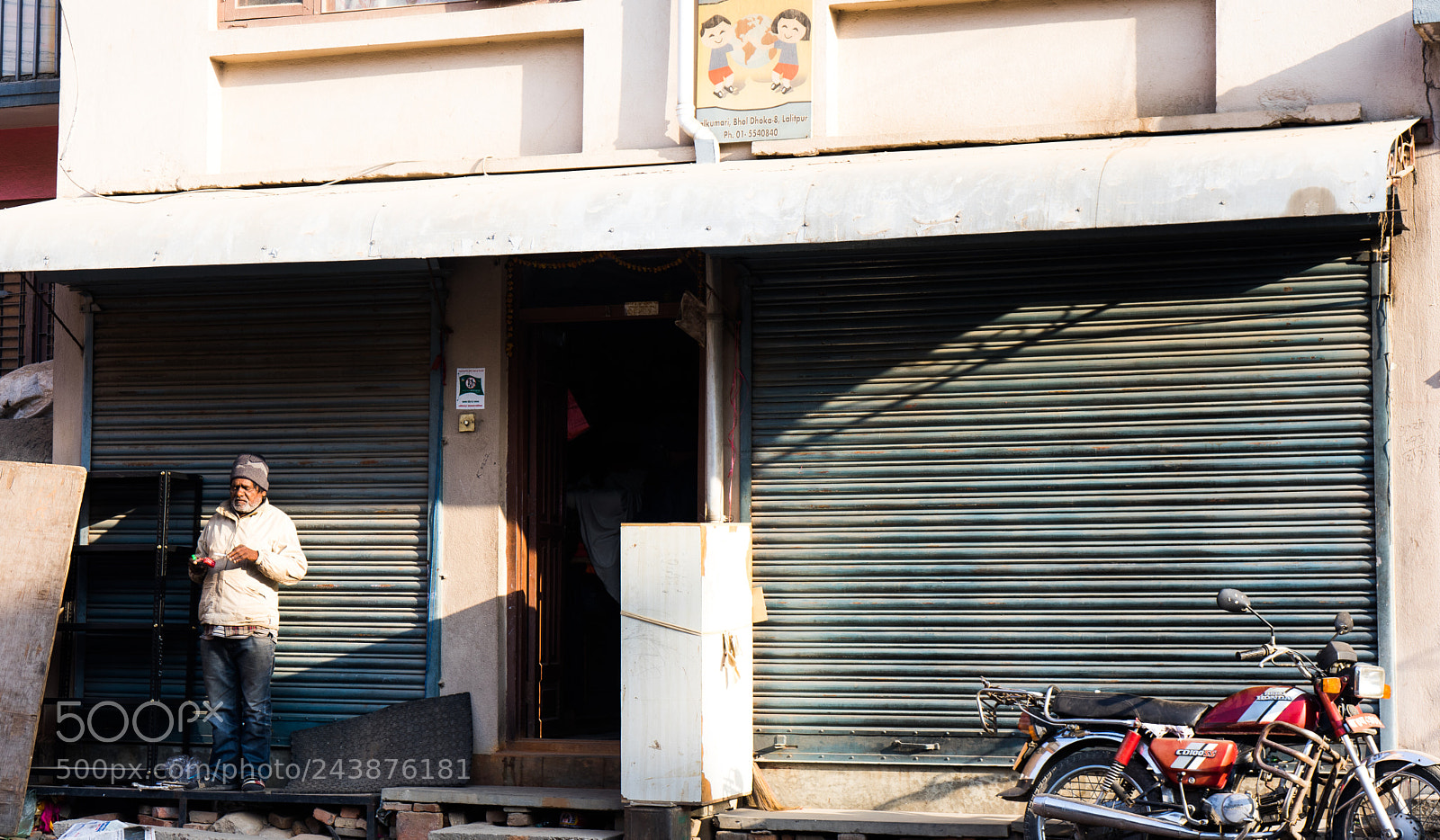 Sony a7 II sample photo. Want a cigarette？ photography