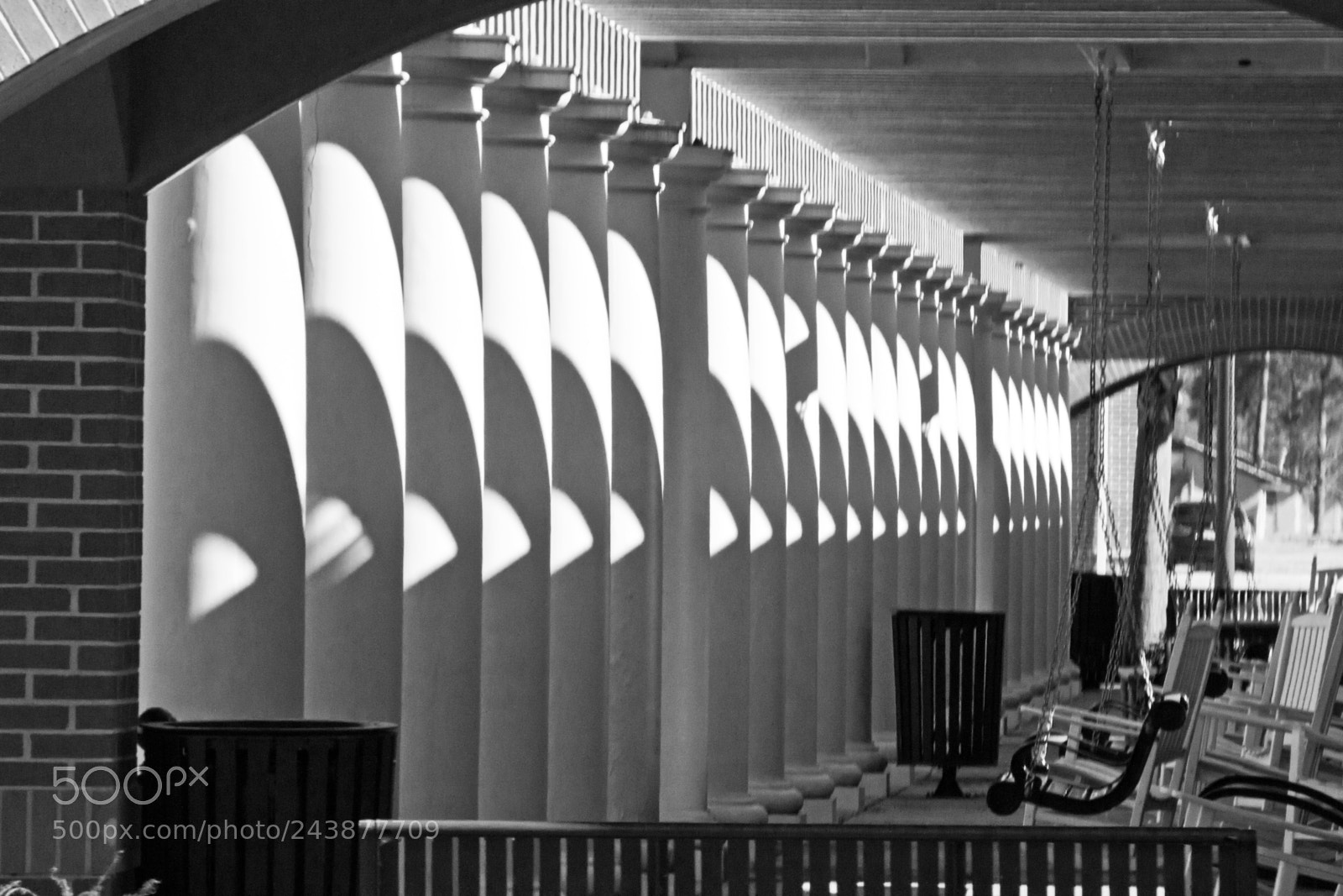 Canon EOS 500D (EOS Rebel T1i / EOS Kiss X3) sample photo. Pillars photography