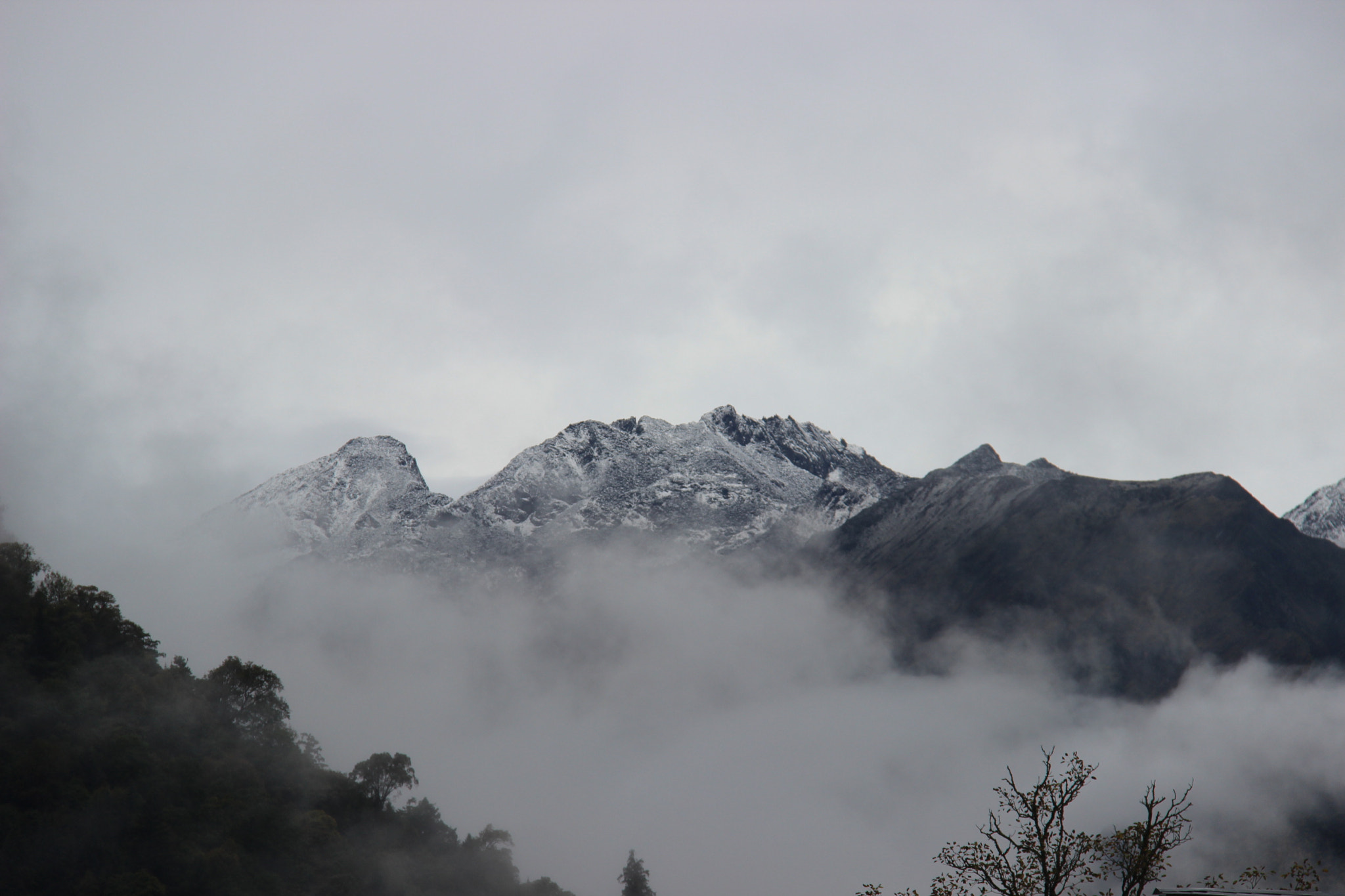 Canon EF-S 18-200mm F3.5-5.6 IS sample photo. 山间常态02 photography