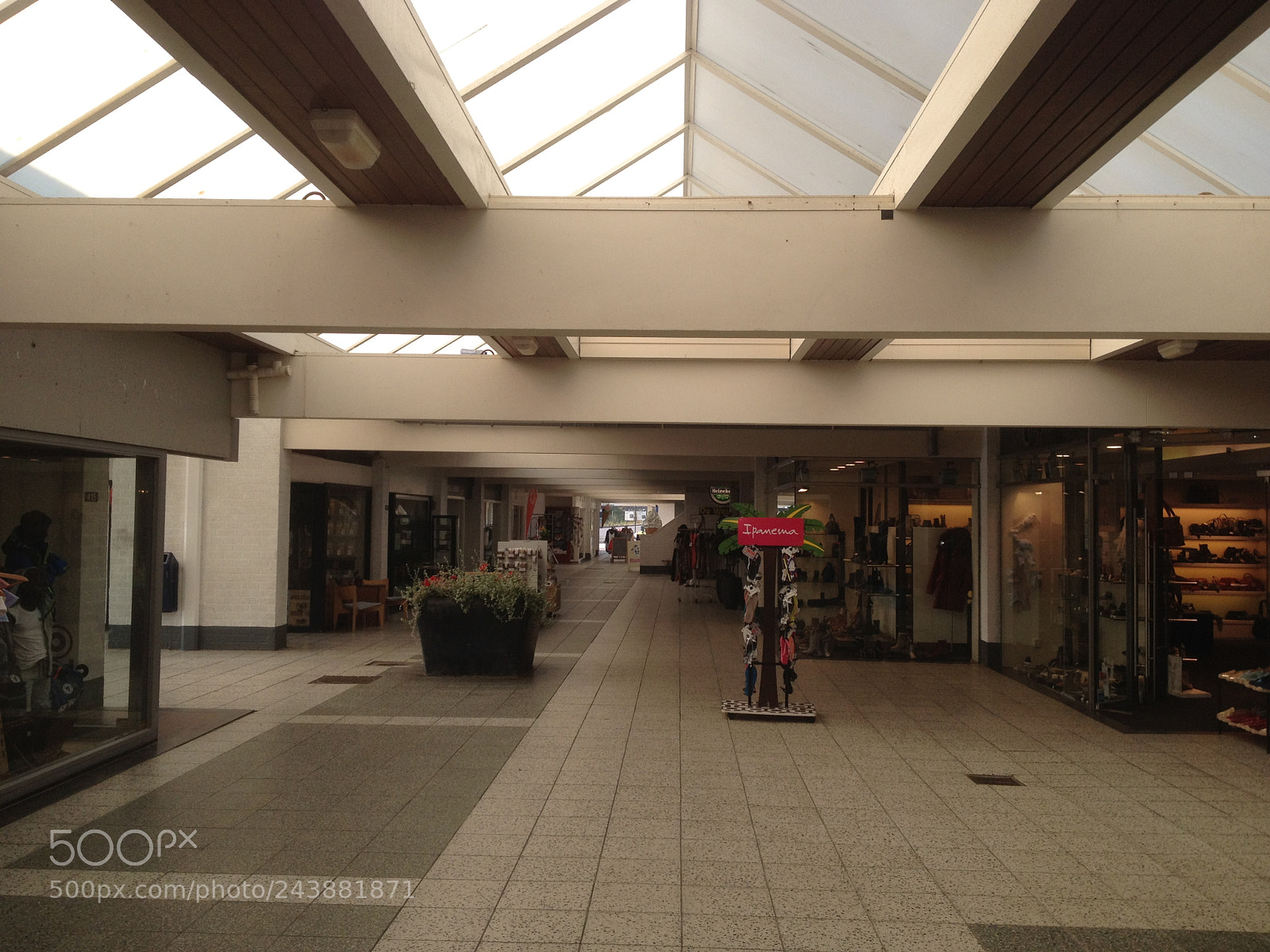 Apple iPhone 4S sample photo. Deltaplein, kijkduin photography
