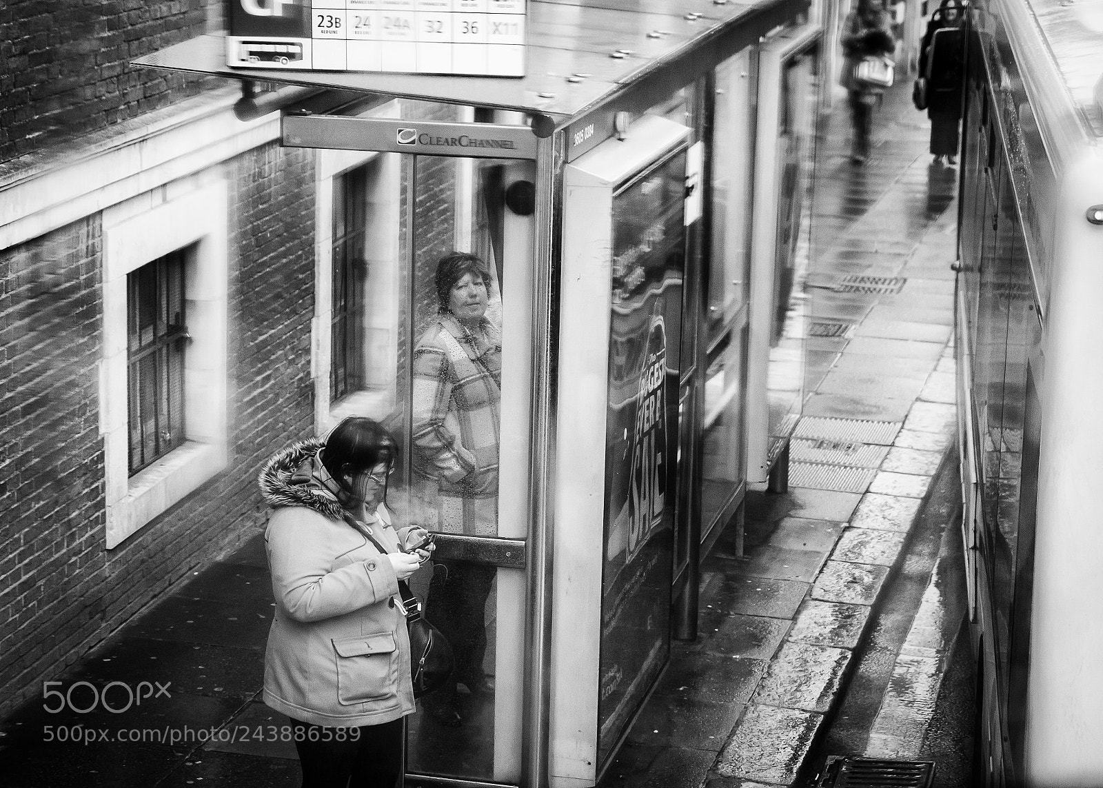 Canon EOS 50D sample photo. Waiting bus photography