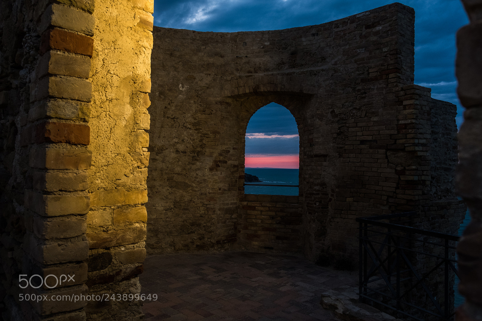 Fujifilm X-T20 sample photo. Sunset from the window photography