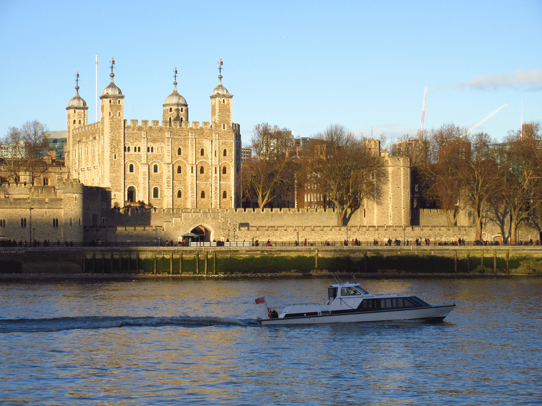 Canon PowerShot ELPH 350 HS (IXUS 275 HS / IXY 640) sample photo. The tower of london, as viewed from the south bank of the river thames photography