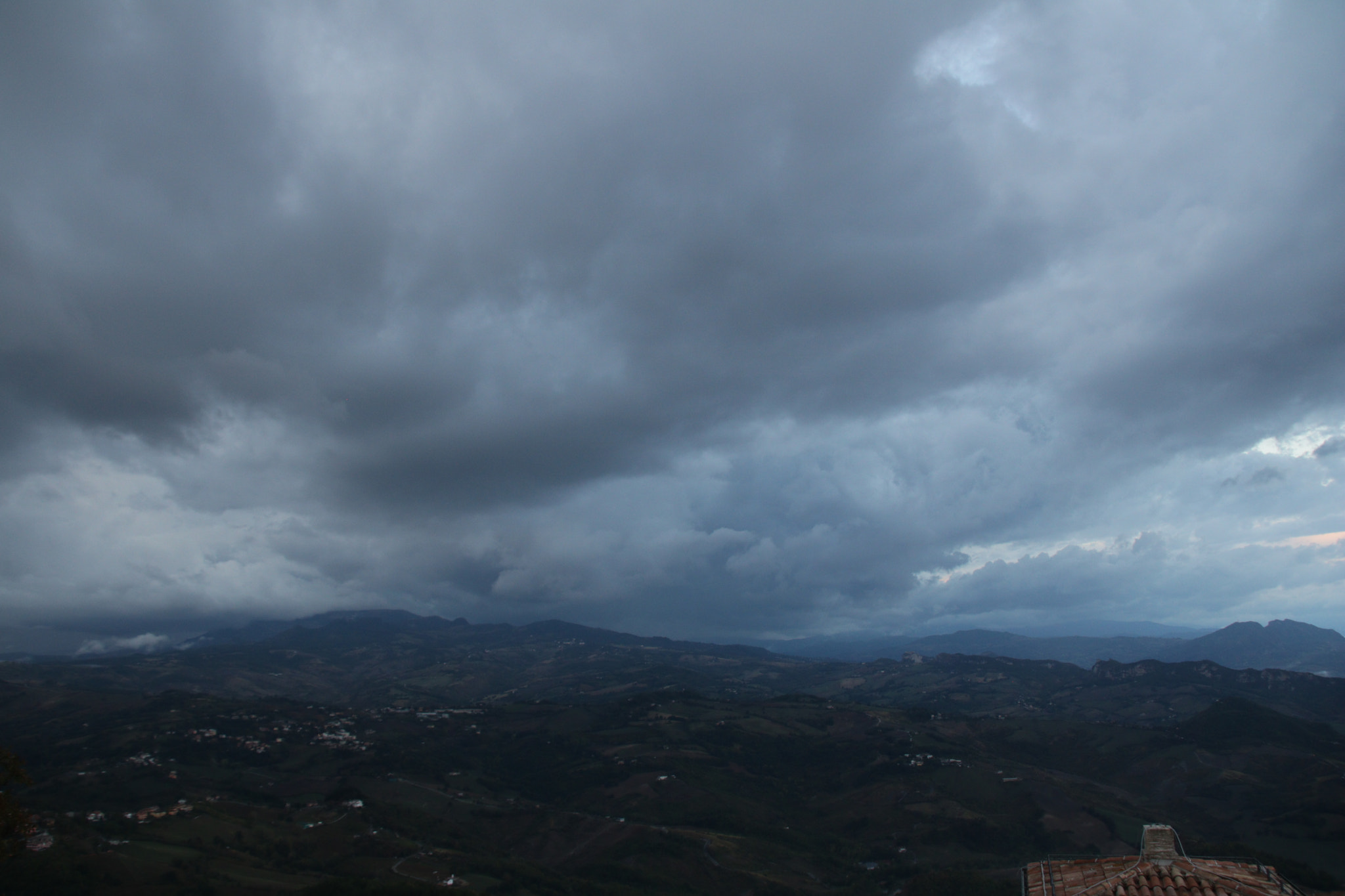 Sigma 18-200mm f/3.5-6.3 DC OS sample photo. Dawn clouds photography