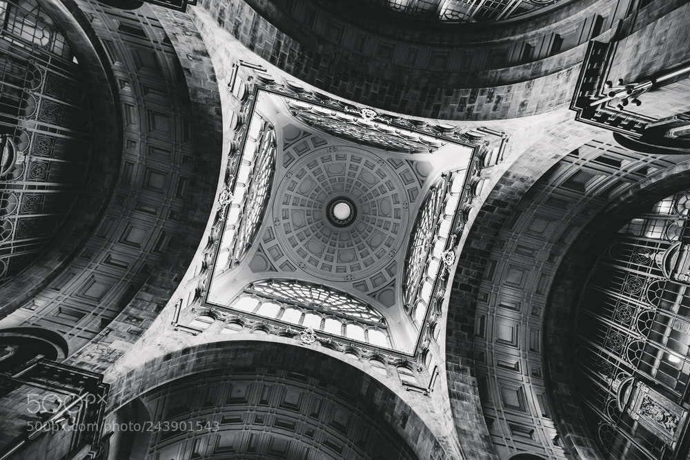 Fujifilm X-T10 sample photo. Antwerpen | ceiling railroadstation photography