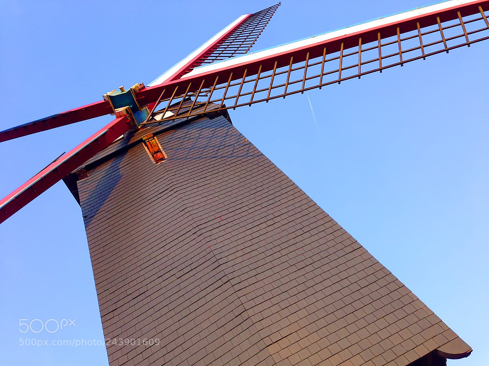 Apple iPhone 5 sample photo. Flying windmill photography