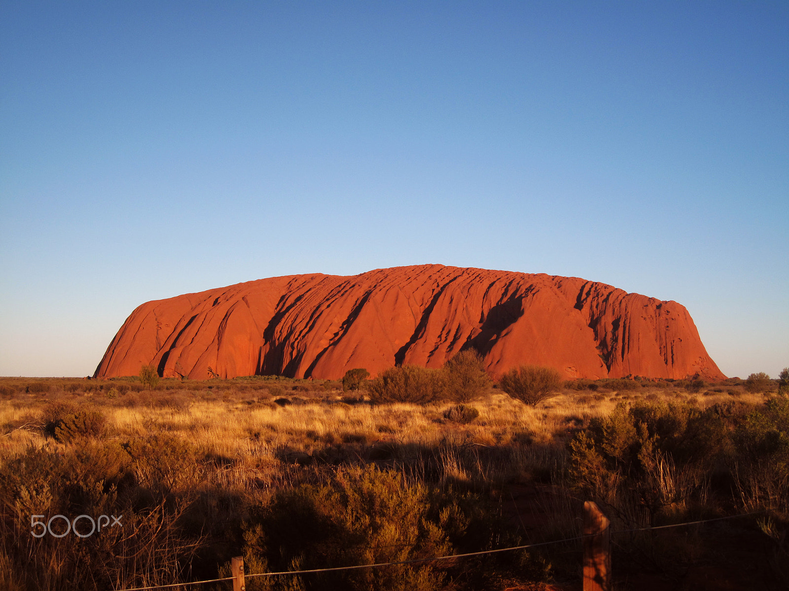 Canon PowerShot SD990 IS (Digital IXUS 980 IS / IXY Digital 3000 IS) sample photo. Majestic uluru at sunset on a clear winter's evening photography