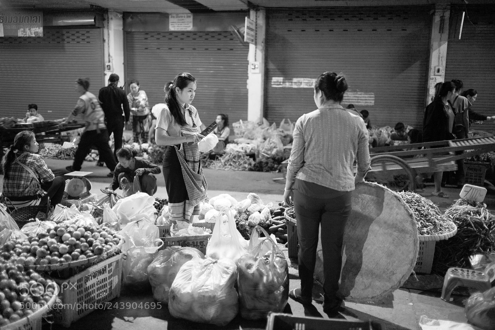 Leica M (Typ 240) sample photo. Market woman photography