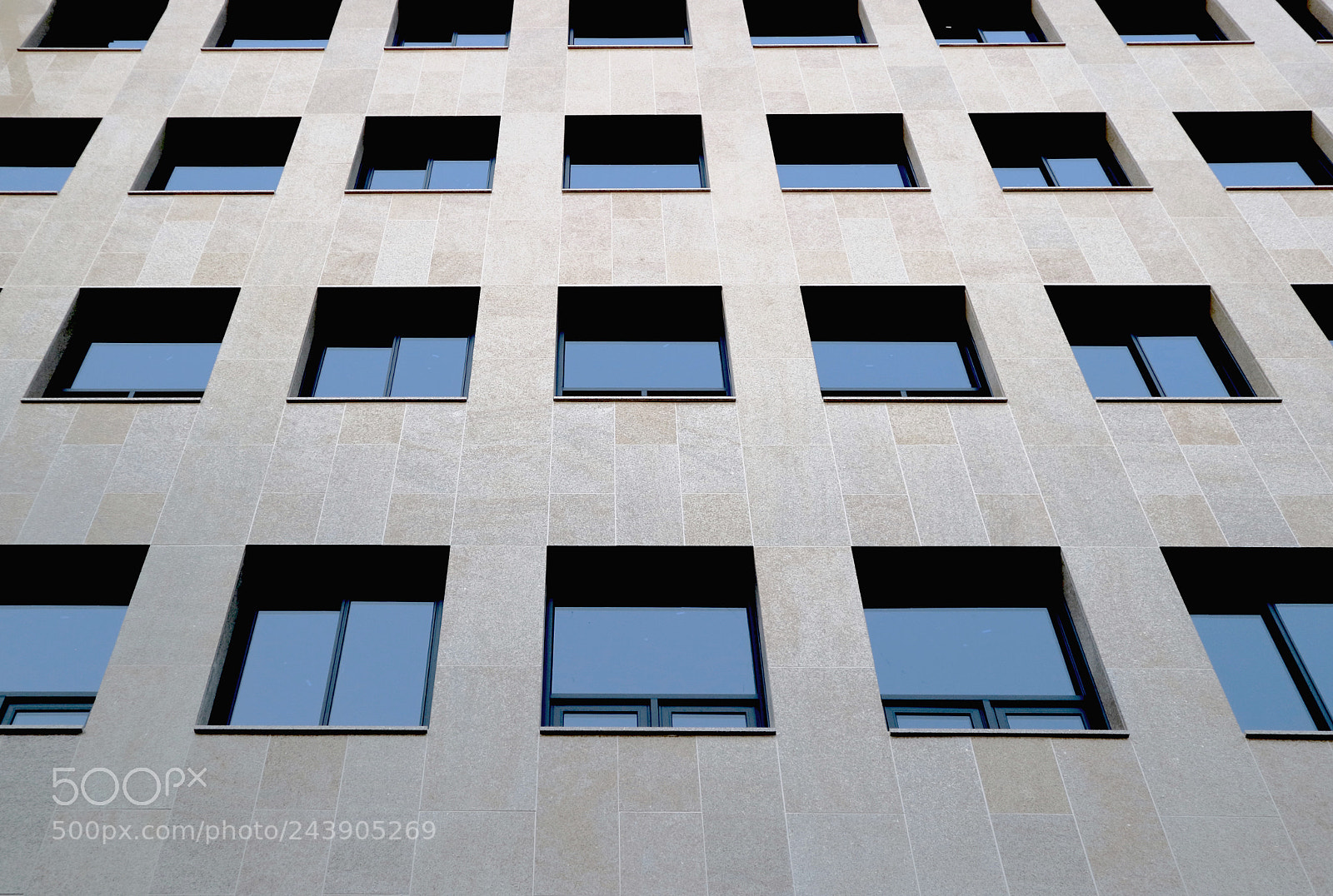Canon EOS M3 sample photo. Square urban photography