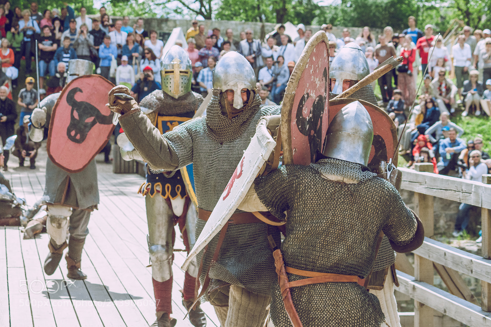 Canon EOS 500D (EOS Rebel T1i / EOS Kiss X3) sample photo. Medieval fight festival in photography