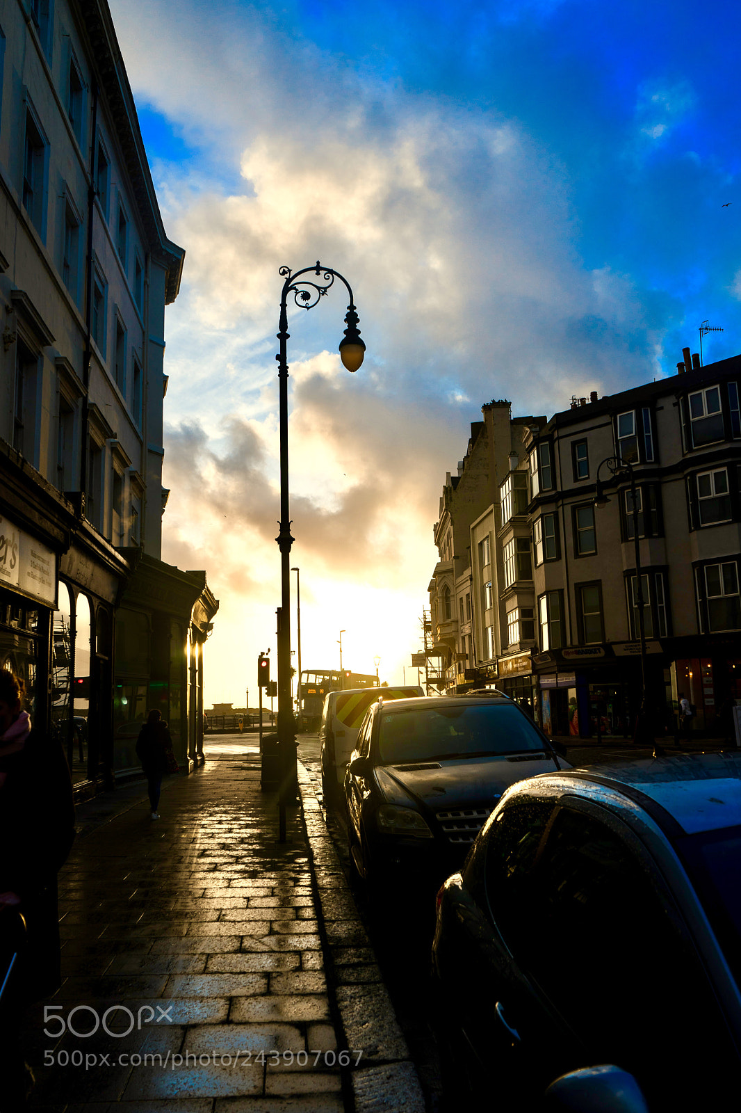 Sony a7 sample photo. Another day, another lamppost photography