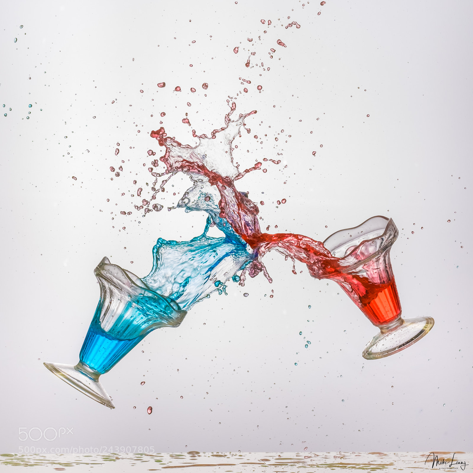 Fujifilm X-T2 sample photo. Red vs blue photography
