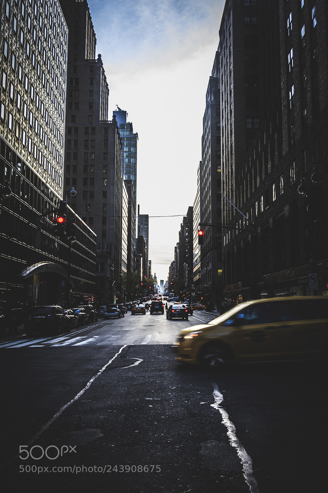 Canon EOS 650D (EOS Rebel T4i / EOS Kiss X6i) sample photo. Dark nyc street photography