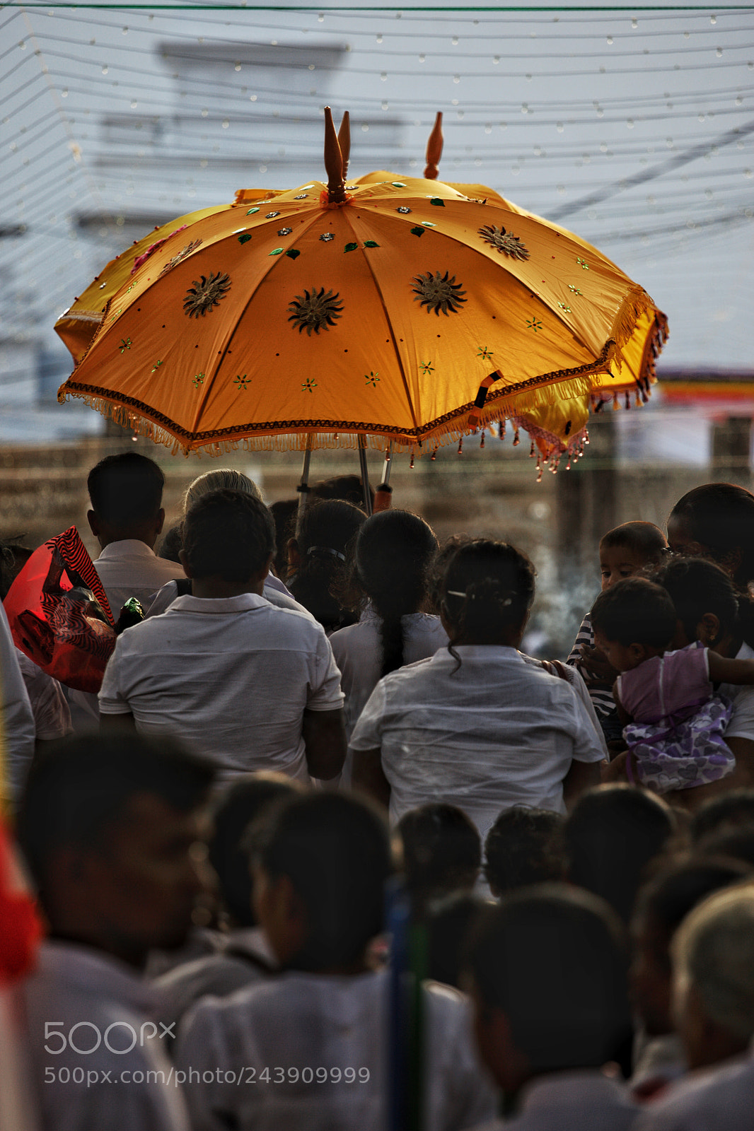 Canon EOS-1D Mark III sample photo. Buddhist celebrations in anuradhapura photography