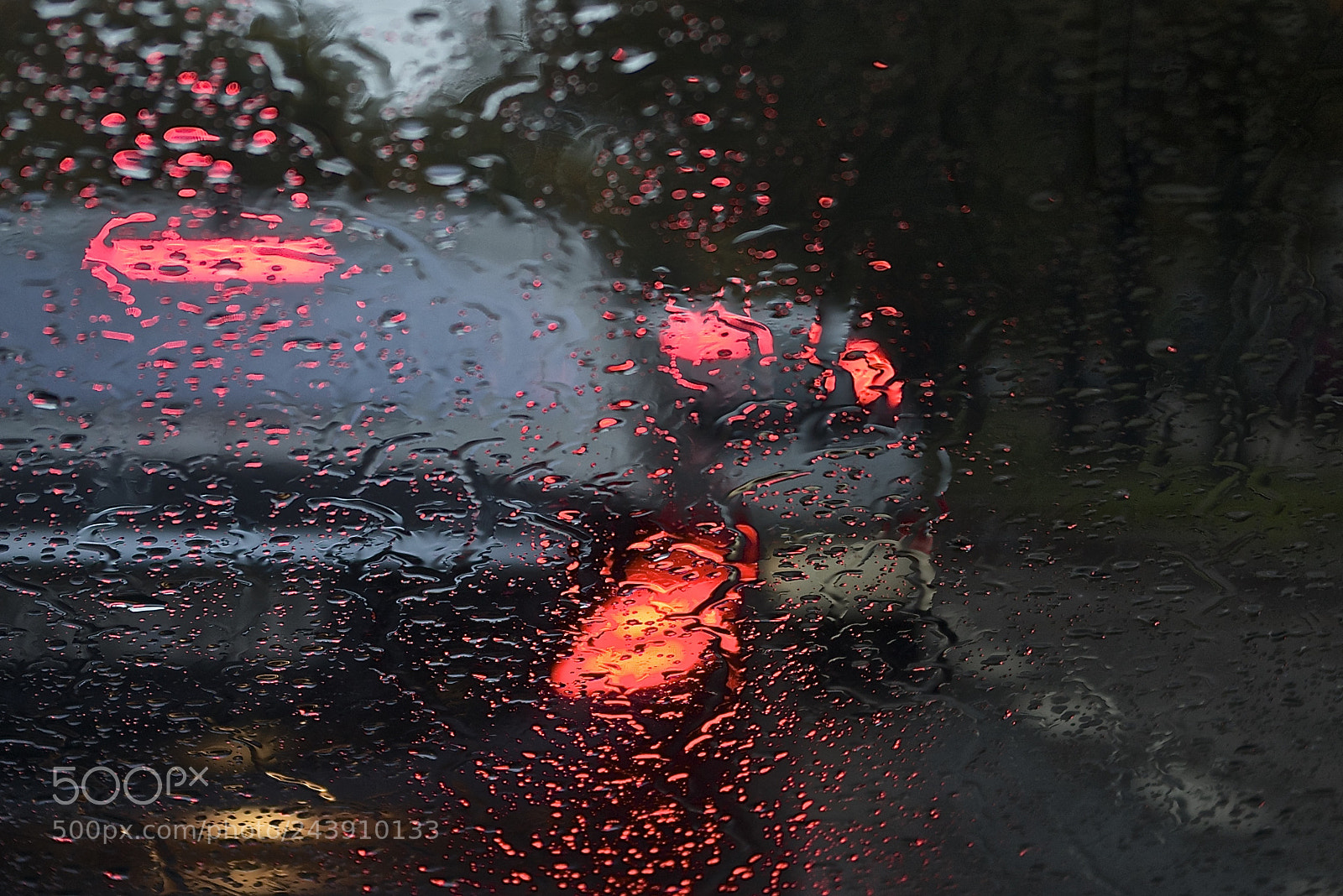 Pentax K100D sample photo. Jam under the rain photography