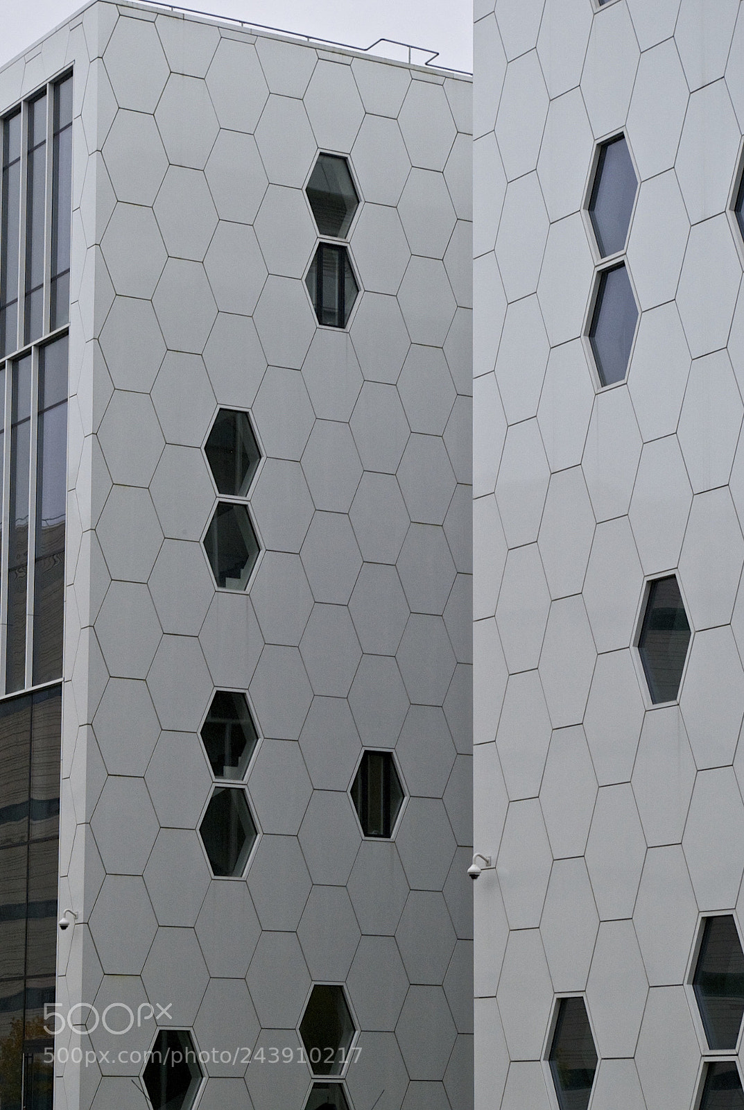 Pentax K100D sample photo. Research centre photography