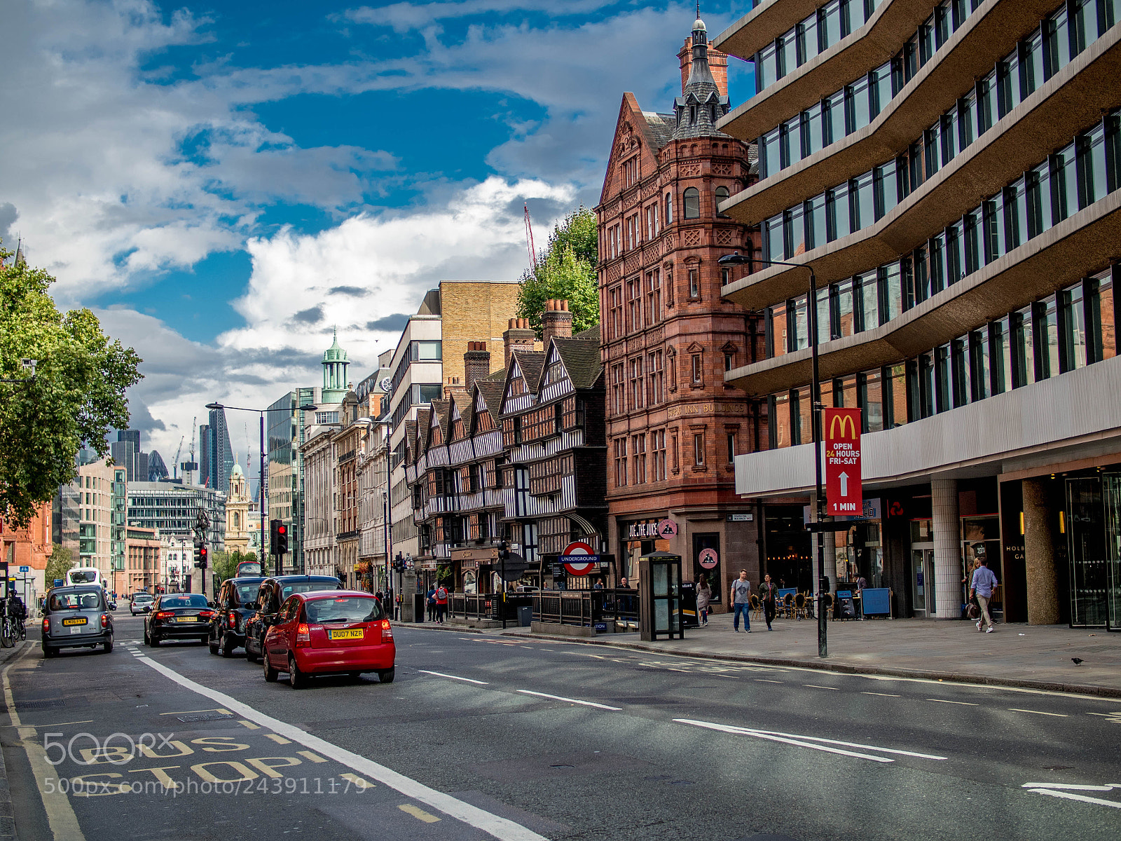 Olympus PEN E-PL7 sample photo. London streets photography