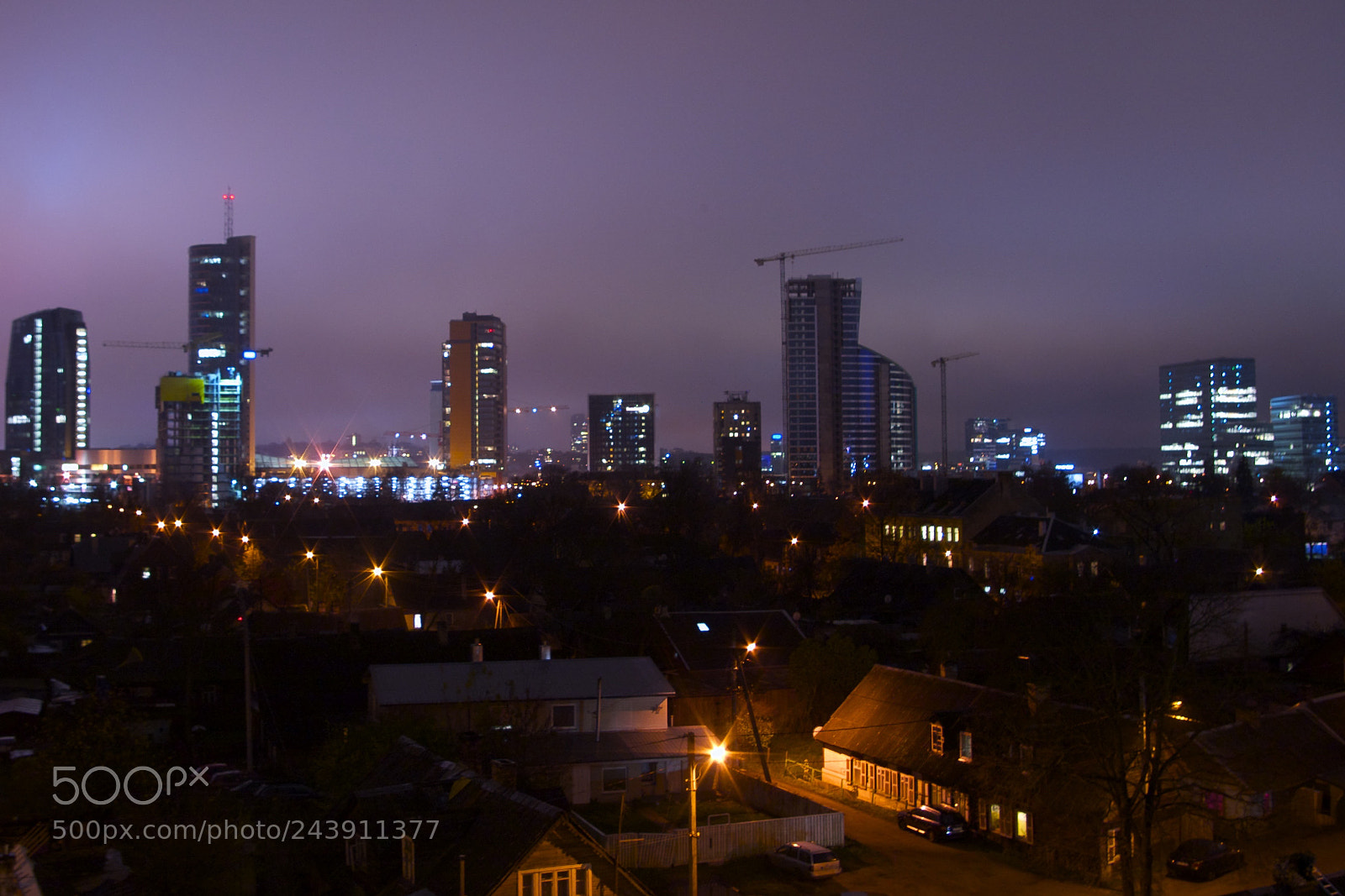 Pentax K100D sample photo. Vilnius night photography