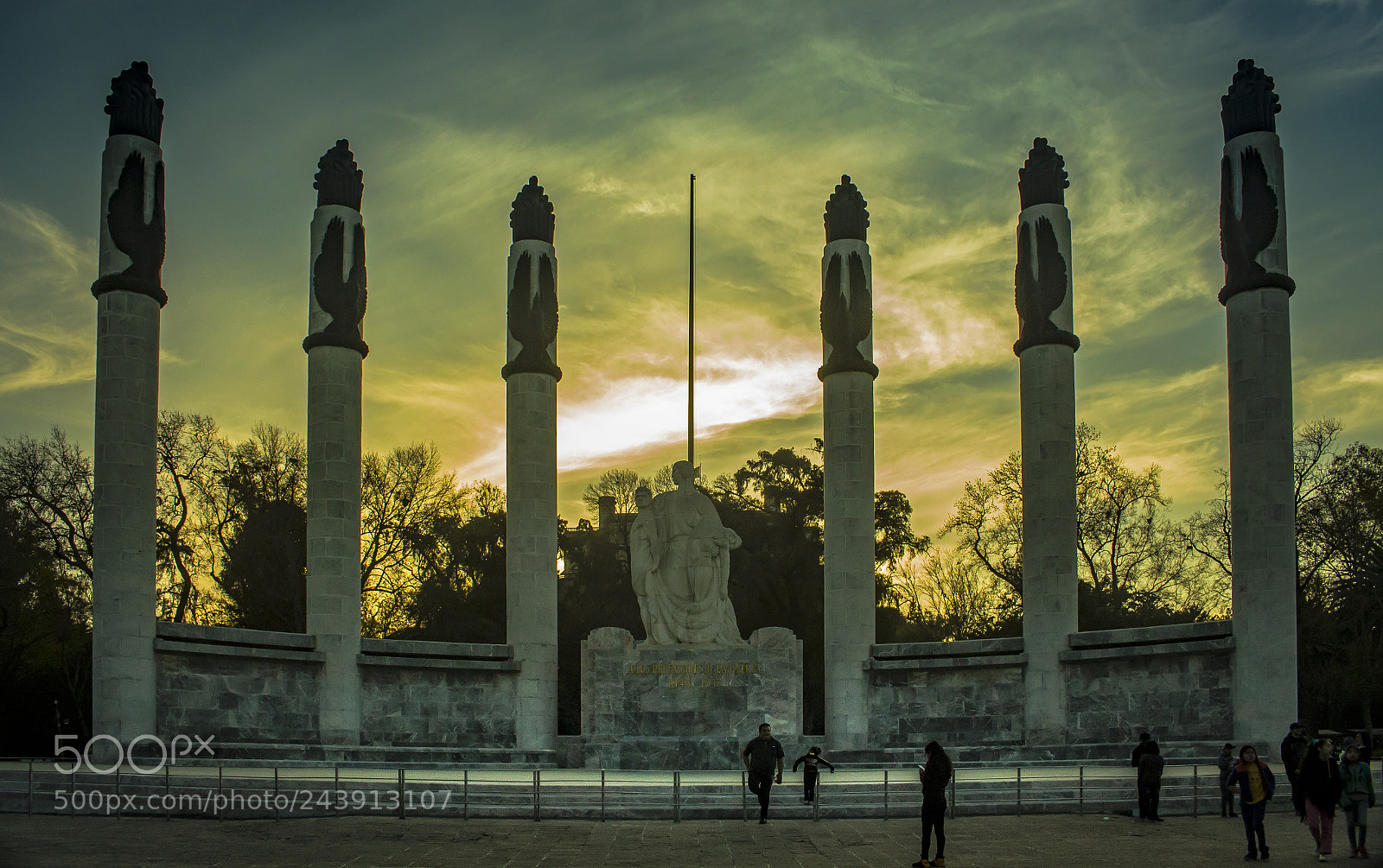 Canon EOS 700D (EOS Rebel T5i / EOS Kiss X7i) sample photo. Monumento a los ni photography