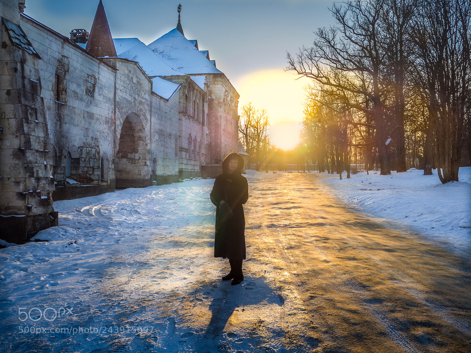 Olympus OM-D E-M10 II sample photo. Winter sun in st.petersburg photography