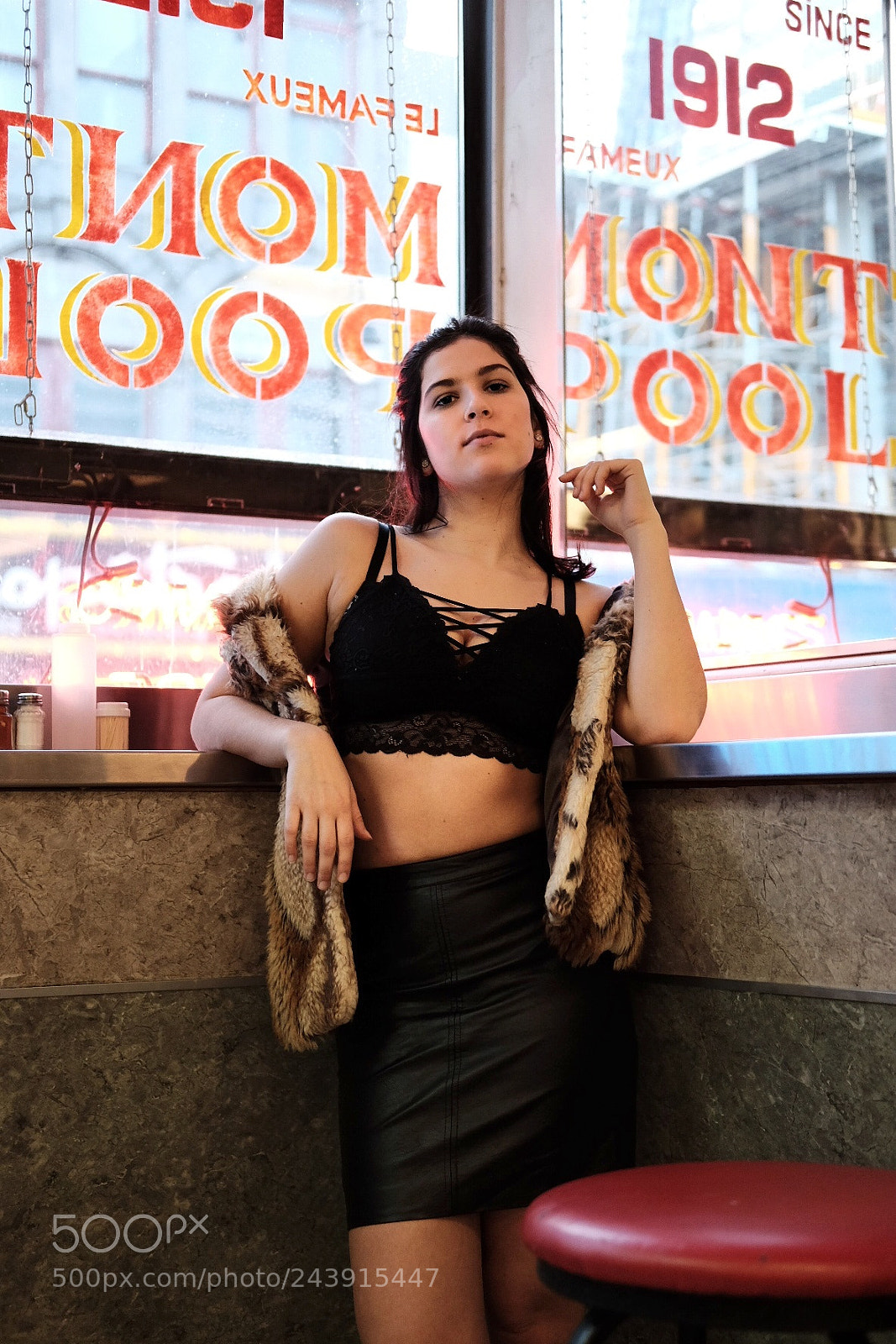Fujifilm X-T1 sample photo. Montréal pool room. photography