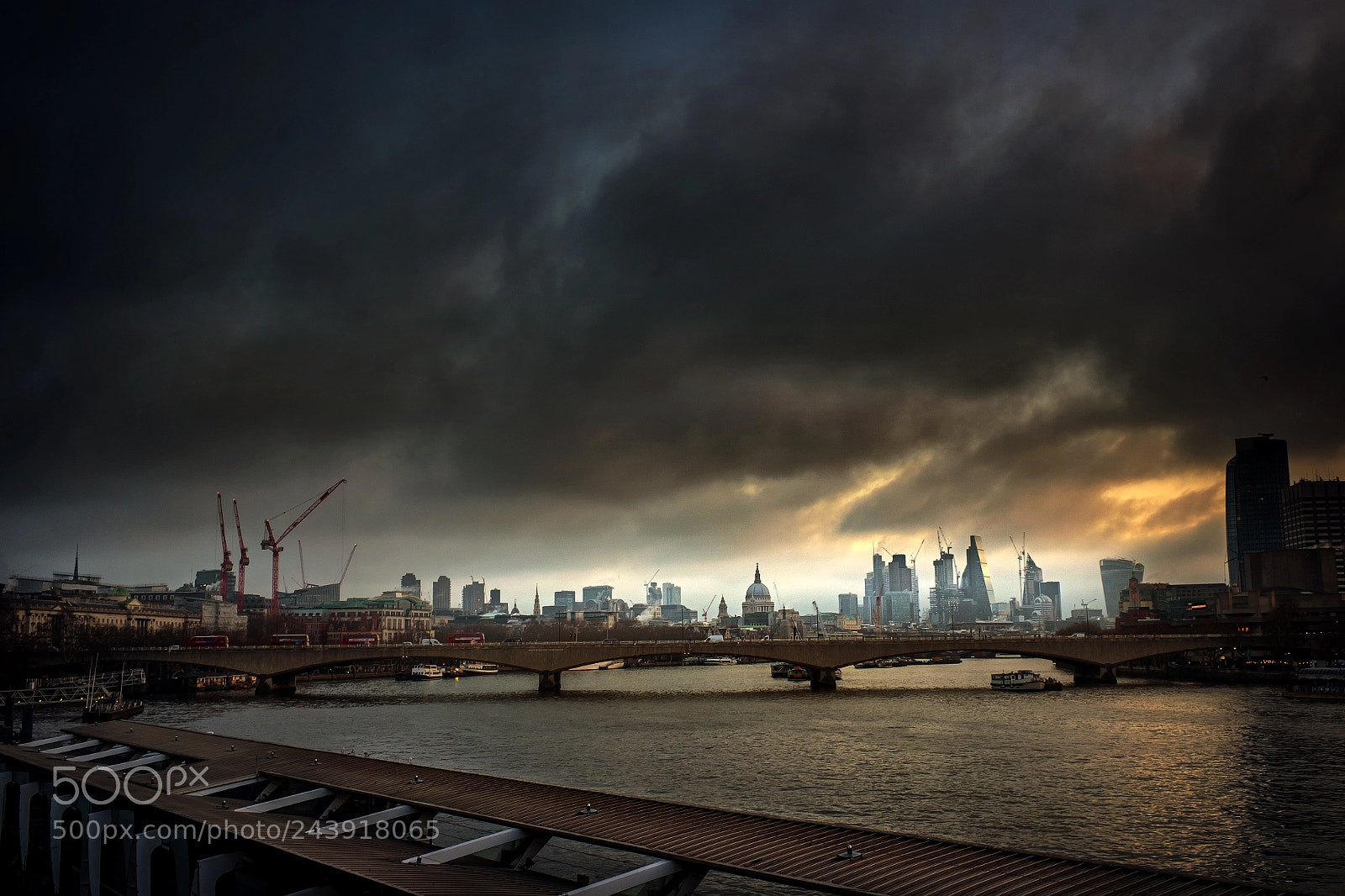 Fujifilm X100S sample photo. London morning photography