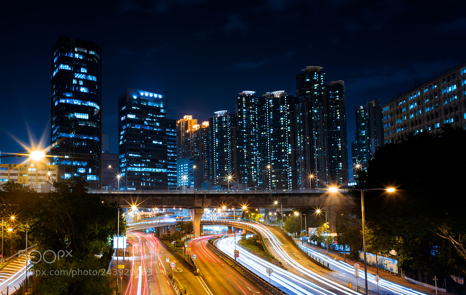Sony a7R III sample photo. City night photography