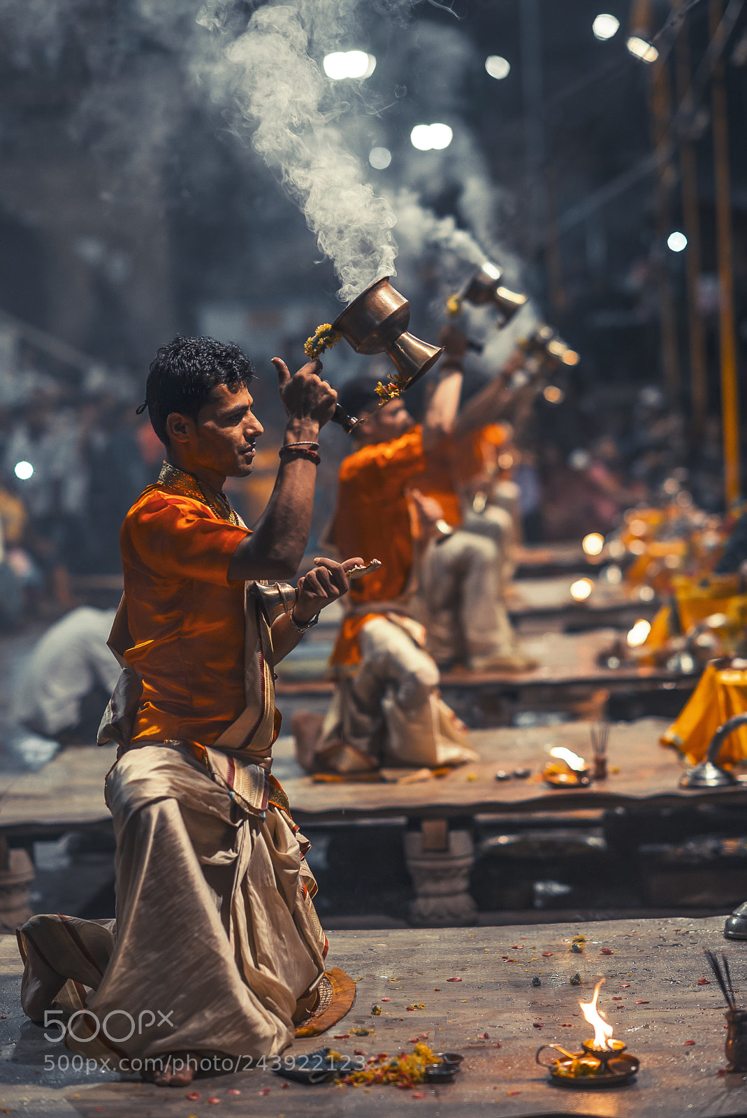 Nikon D610 sample photo. Aarti ceremony photography