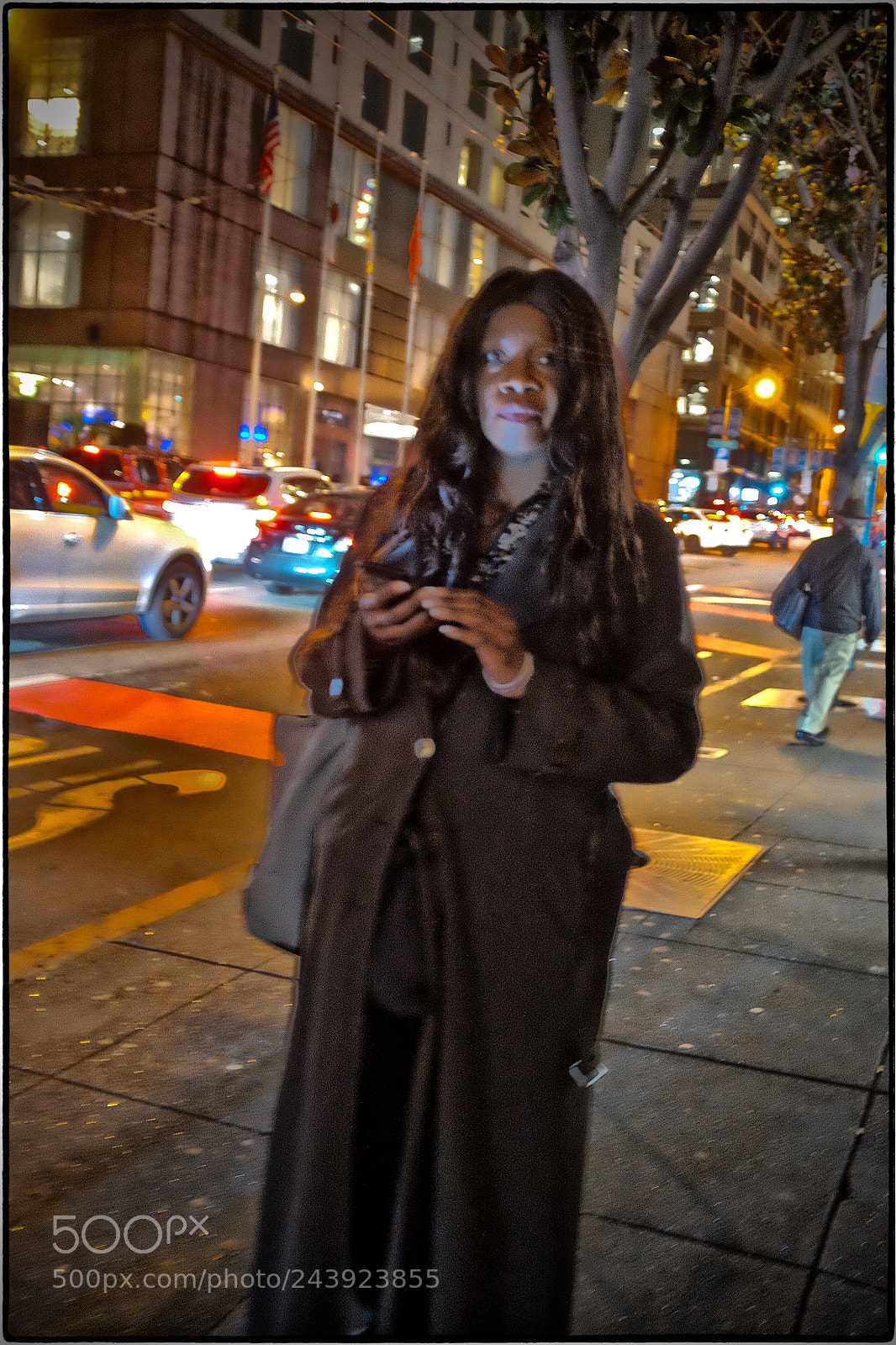 Fujifilm X100T sample photo. Cell phone illumination photography