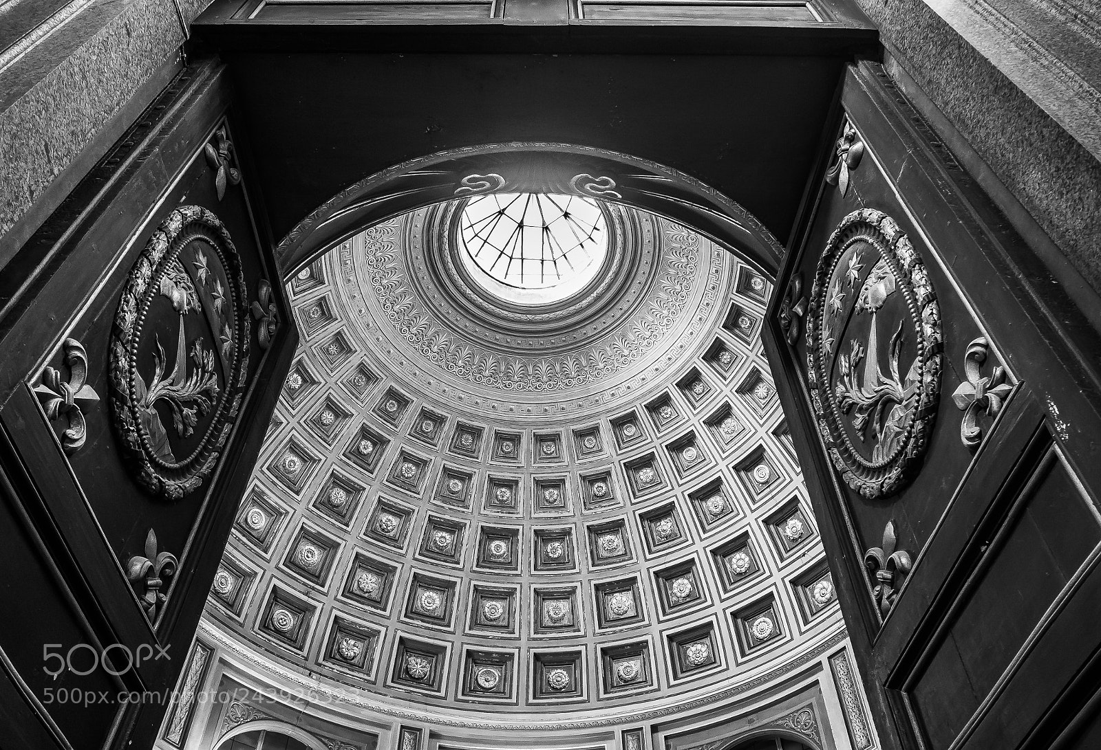 Olympus OM-D E-M10 II sample photo. Musea vaticano vaticano rome photography