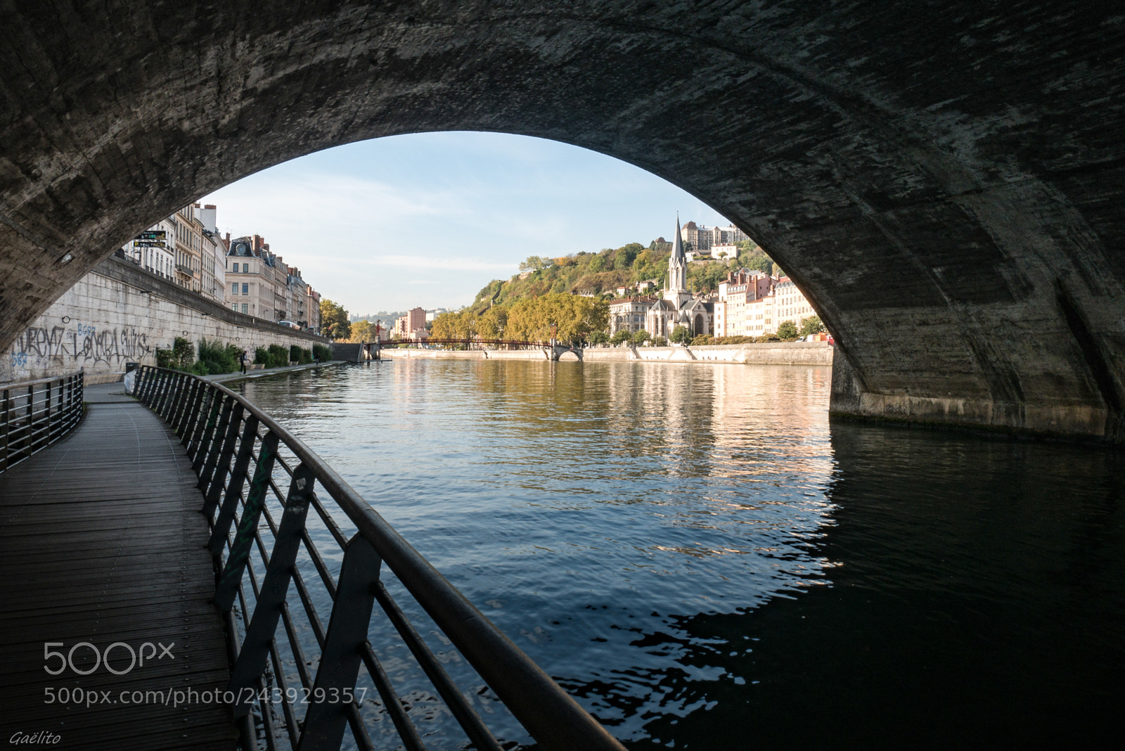 Panasonic Lumix DMC-GX85 (Lumix DMC-GX80 / Lumix DMC-GX7 Mark II) sample photo. Quai de saône photography