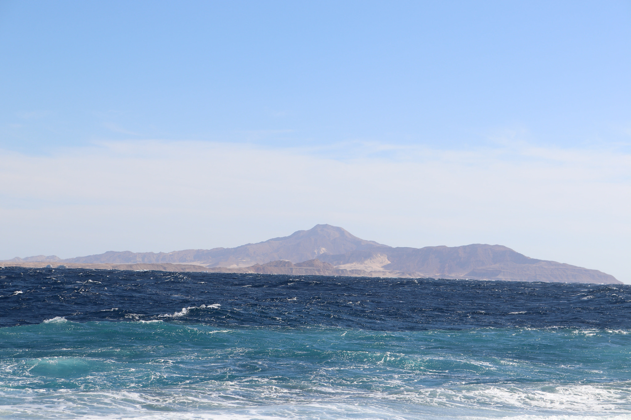 Canon EOS 77D (EOS 9000D / EOS 770D) sample photo. The red sea photography