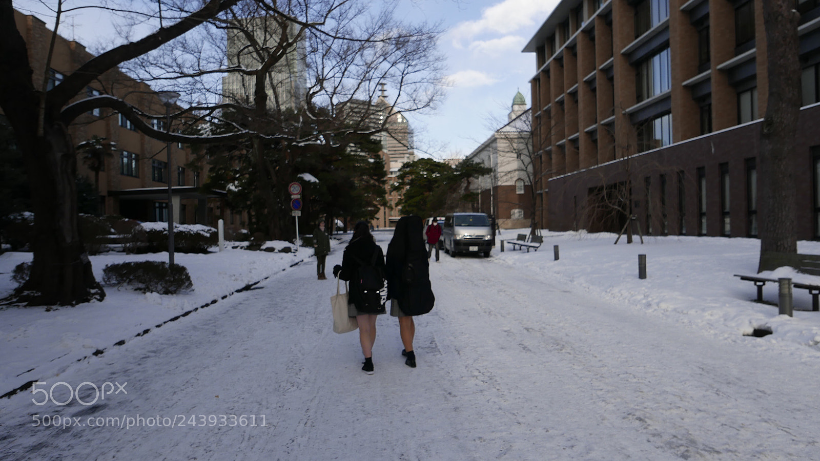 Leica D-Lux (Typ 109) sample photo. 《步履不停》 photography