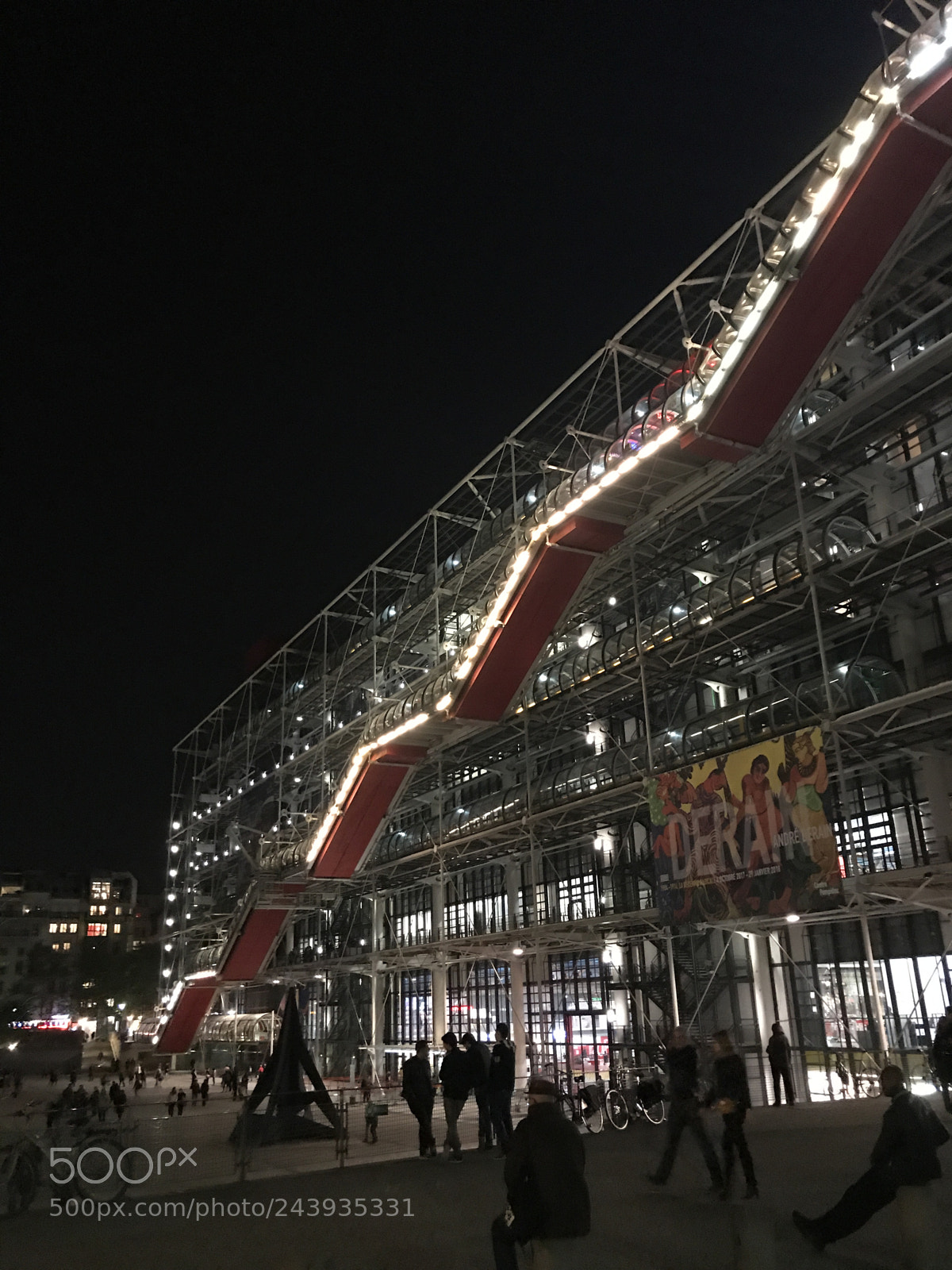 Apple iPhone 7 sample photo. Centre pompidou 3 - paris photography