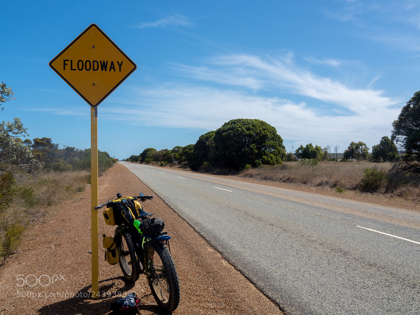 Olympus OM-D E-M5 II sample photo. Someone stole the floodway photography