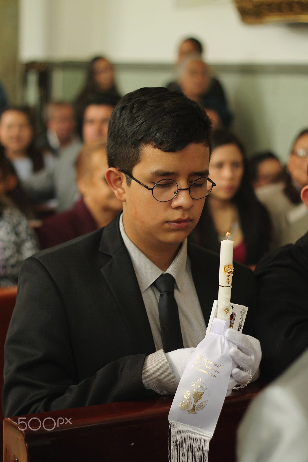 Canon EOS 1100D (EOS Rebel T3 / EOS Kiss X50) sample photo. Catholic faith is characteristic of the colombian photography