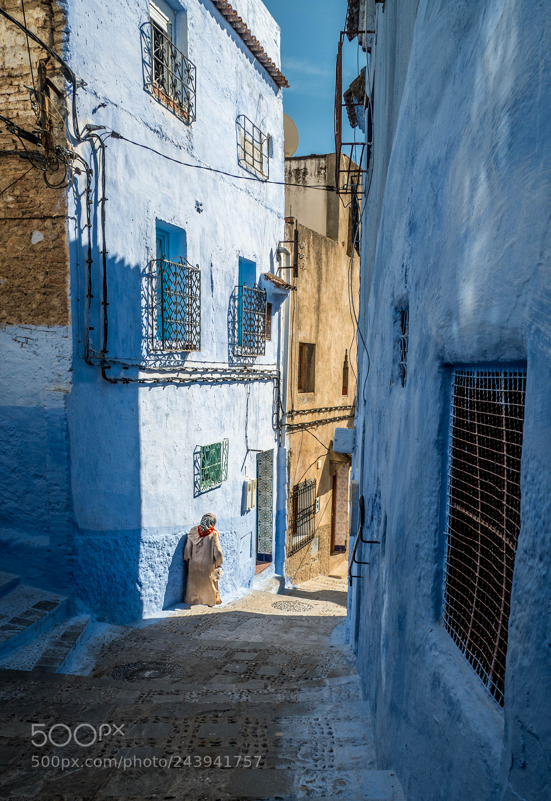 Olympus OM-D E-M5 II sample photo. Woman in the blue photography