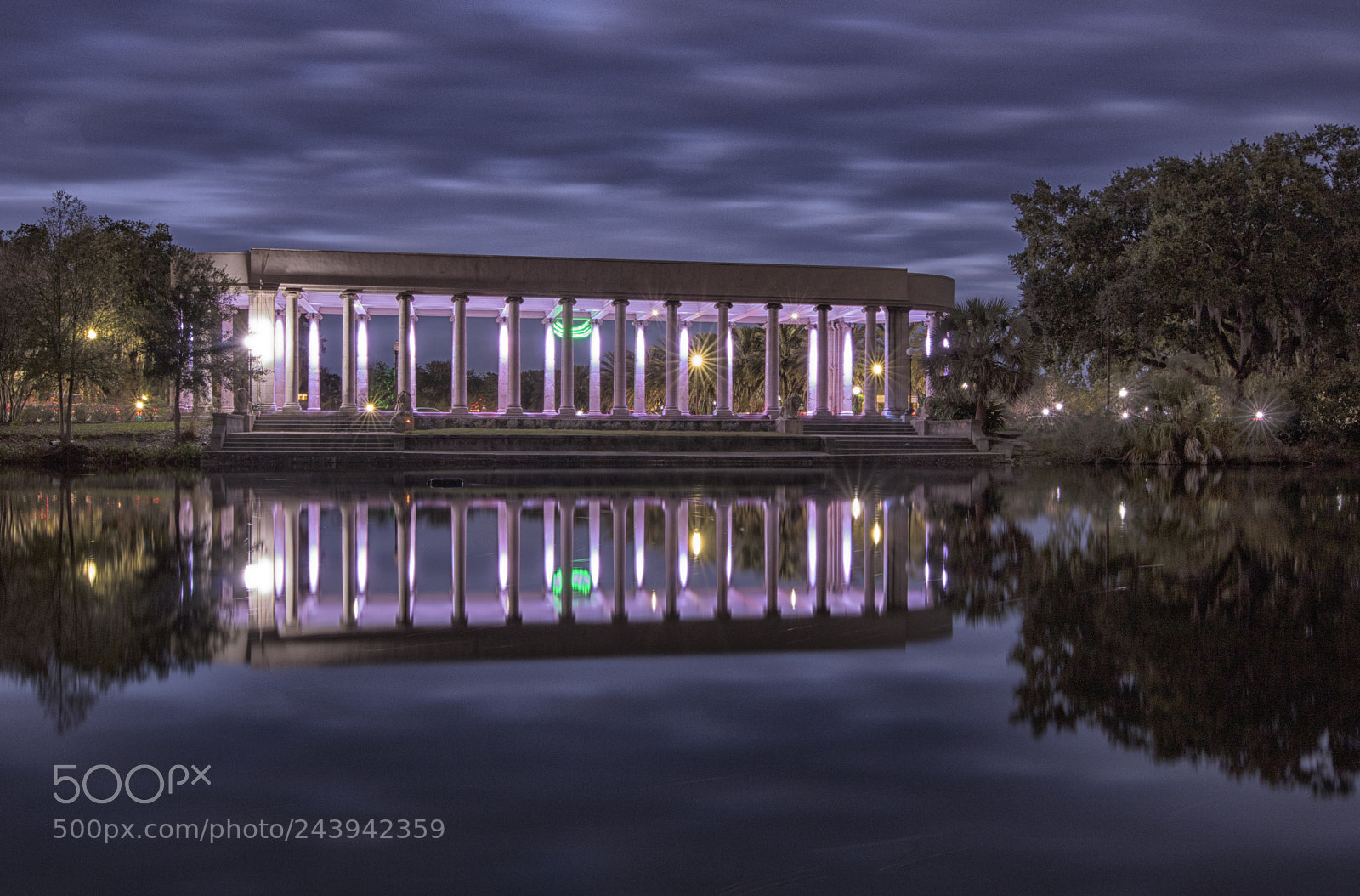 Canon EOS 750D (EOS Rebel T6i / EOS Kiss X8i) sample photo. Peristyle night photography