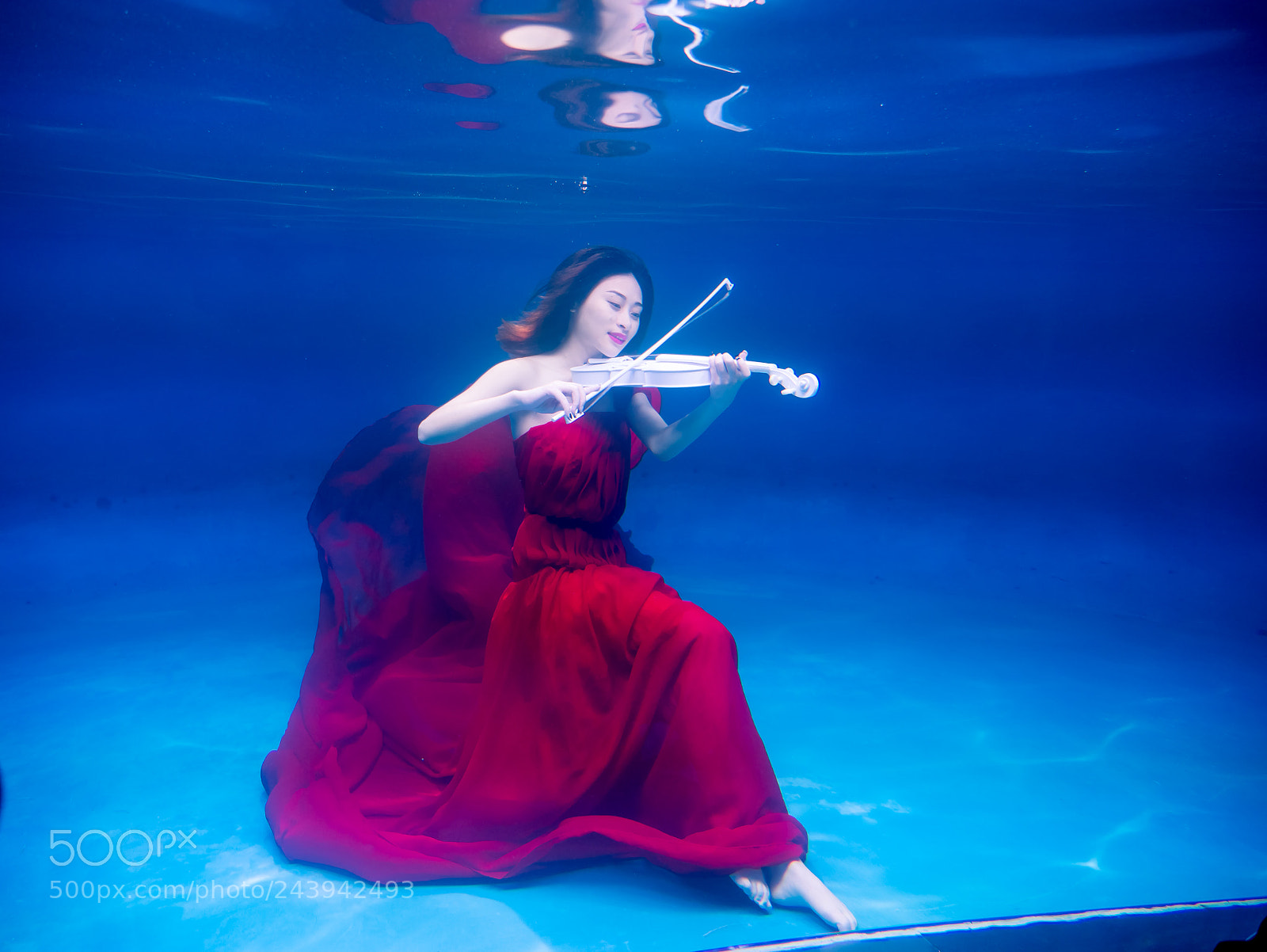 Panasonic Lumix DMC-GX7 sample photo. Lovely mermaid underwater bride photography