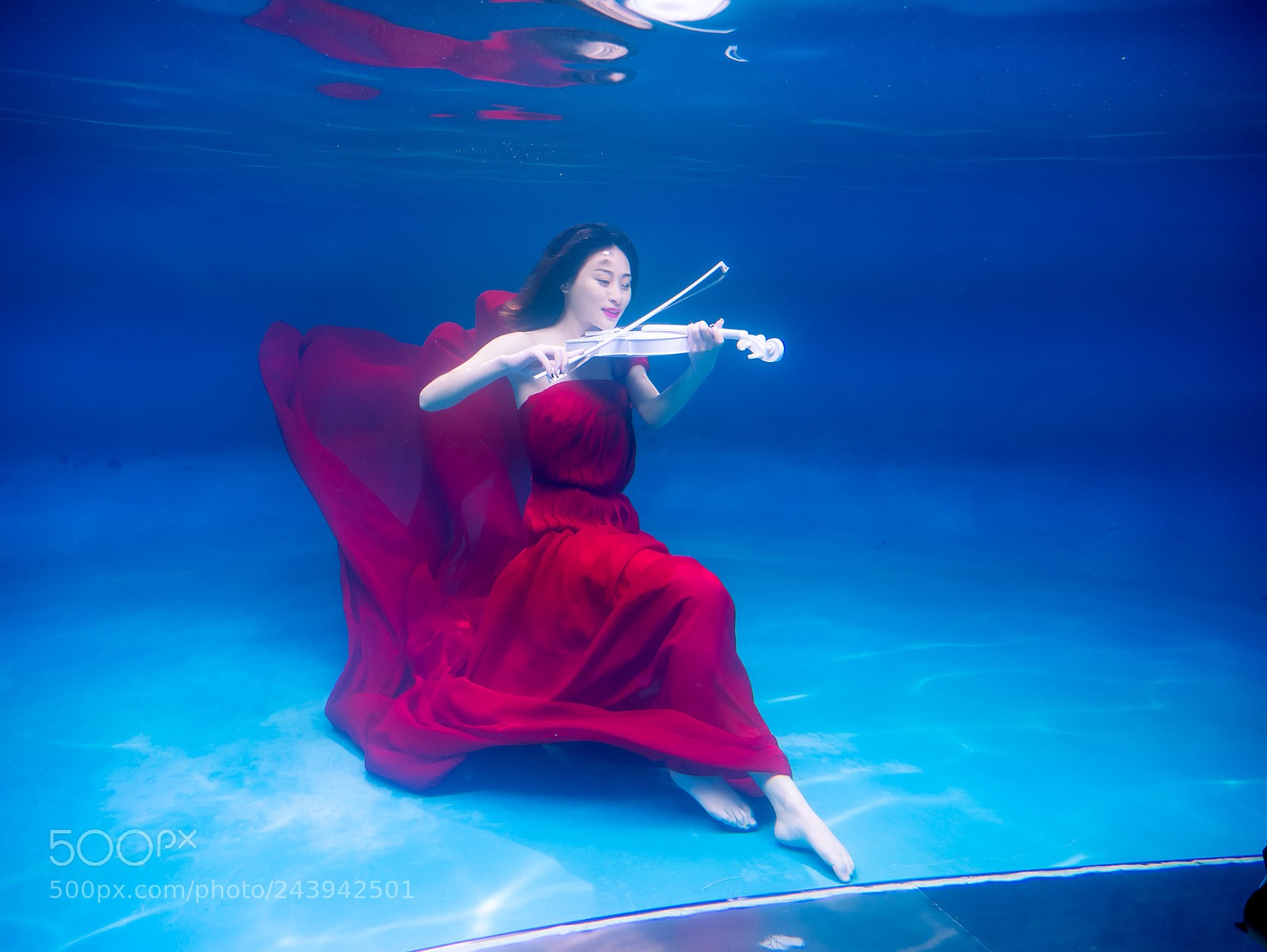 Panasonic Lumix DMC-GX7 sample photo. Lovely mermaid underwater bride photography
