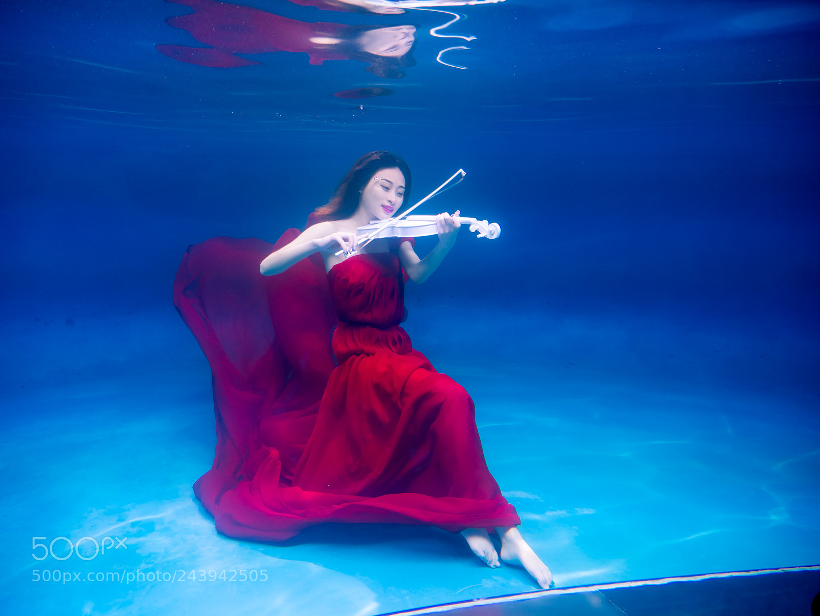 Panasonic Lumix DMC-GX7 sample photo. Lovely mermaid underwater bride photography