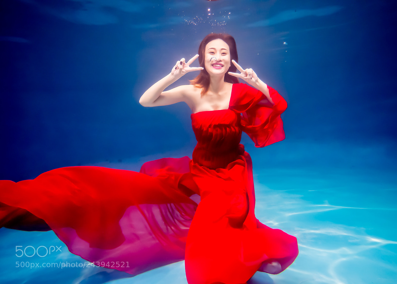 Olympus OM-D E-M1 Mark II sample photo. Lovely mermaid underwater bride photography