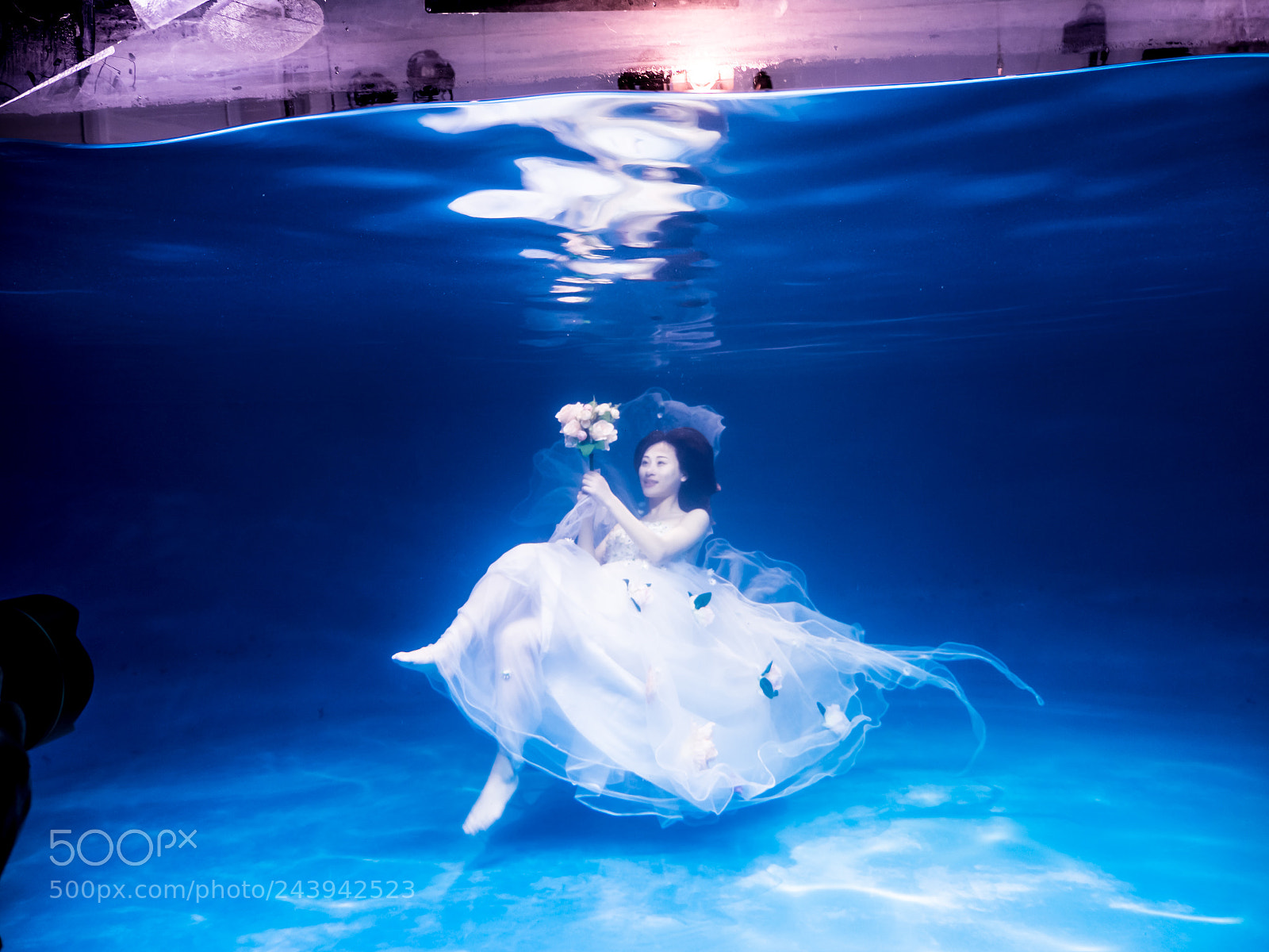 Olympus OM-D E-M1 Mark II sample photo. Lovely mermaid underwater bride photography