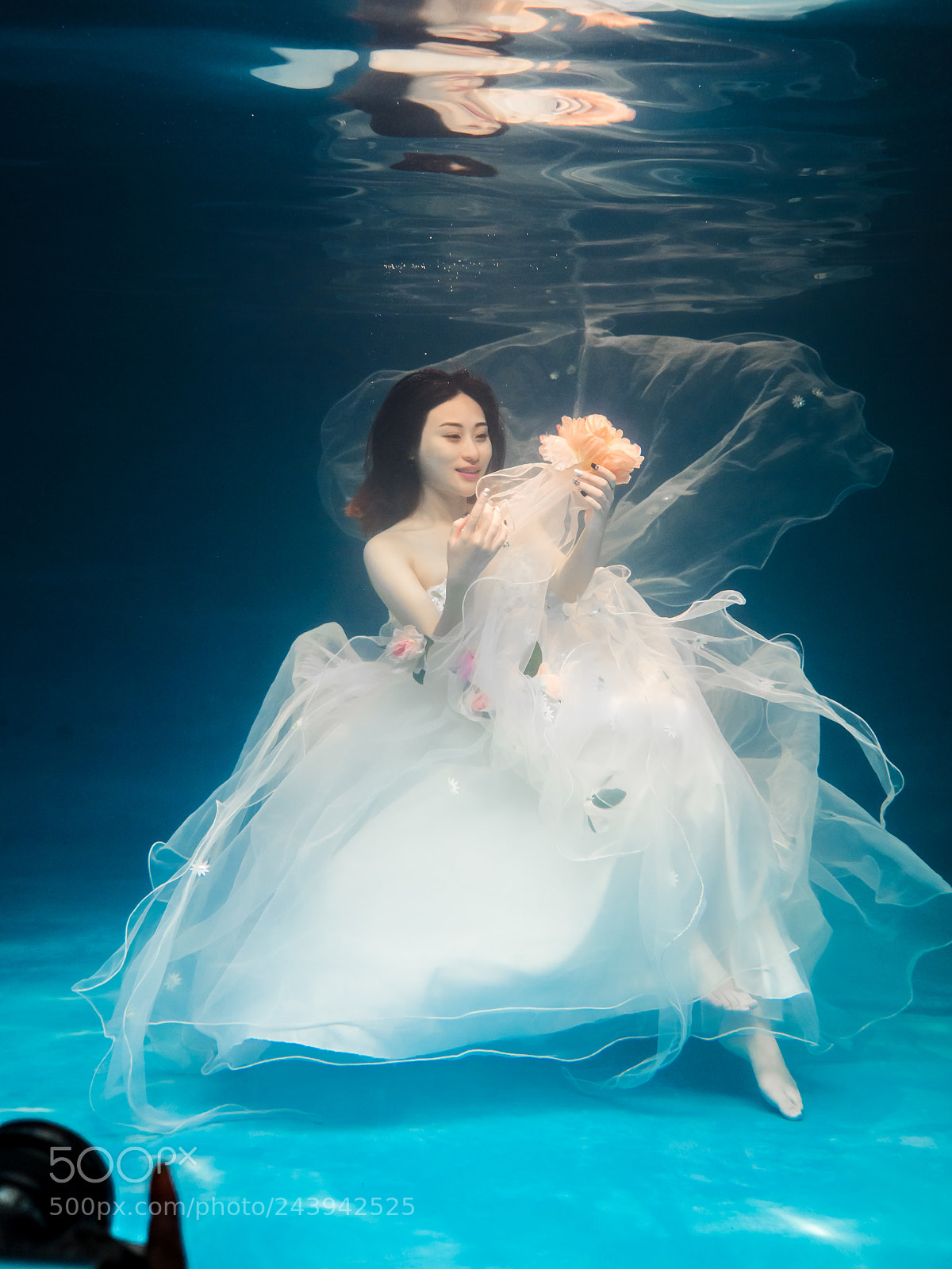Olympus OM-D E-M1 Mark II sample photo. Lovely mermaid underwater bride photography