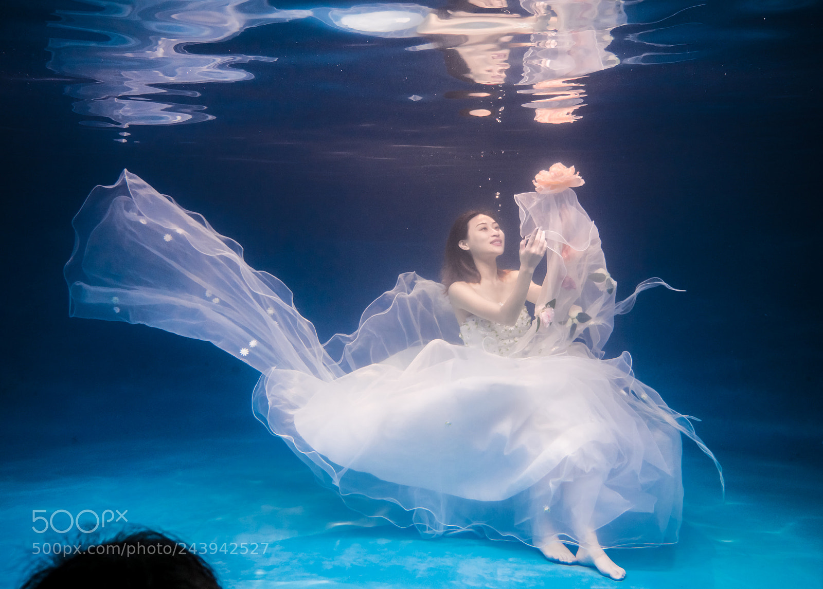 Olympus OM-D E-M1 Mark II sample photo. Lovely mermaid underwater bride photography