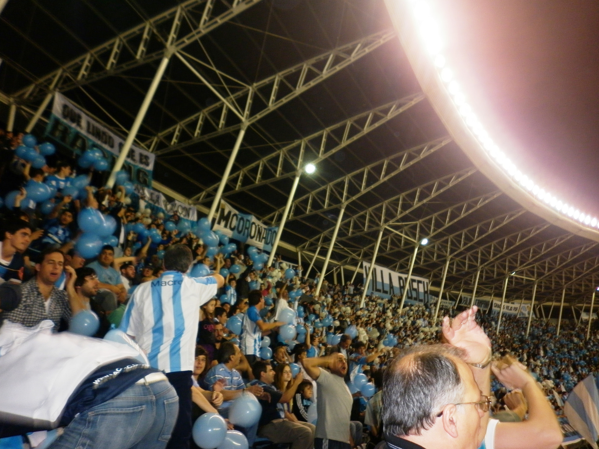Panasonic DMC-F3 sample photo. El cilindro: racing vs. newell's photography