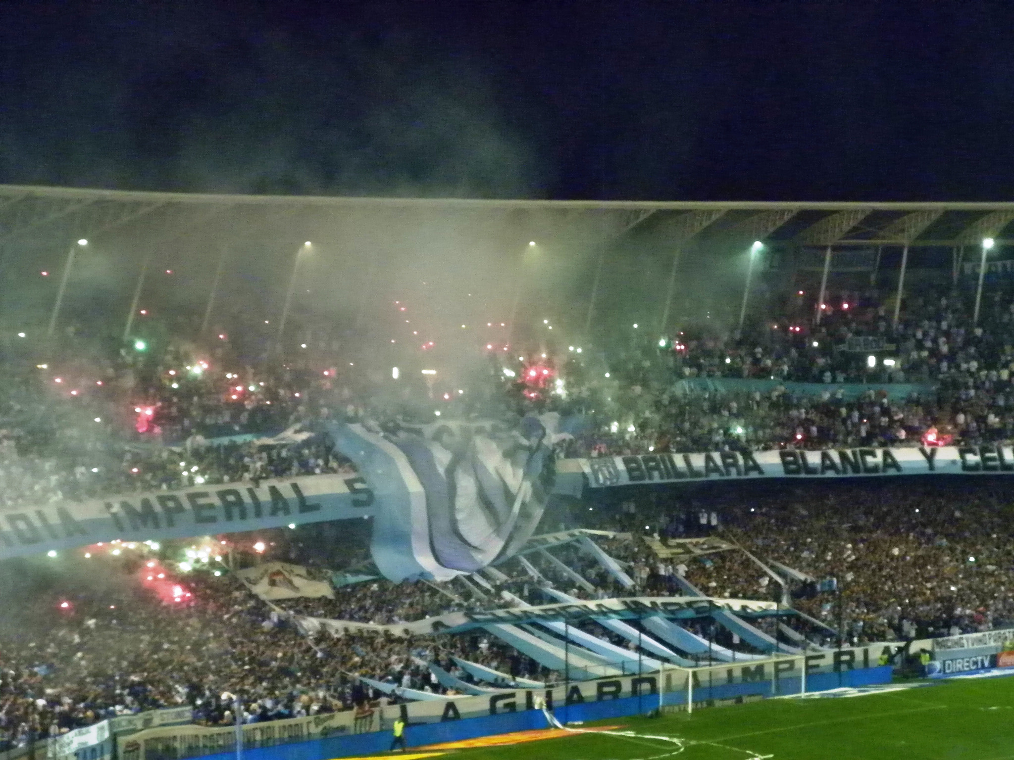 Panasonic DMC-F3 sample photo. El cilindro: racing vs. newell's photography